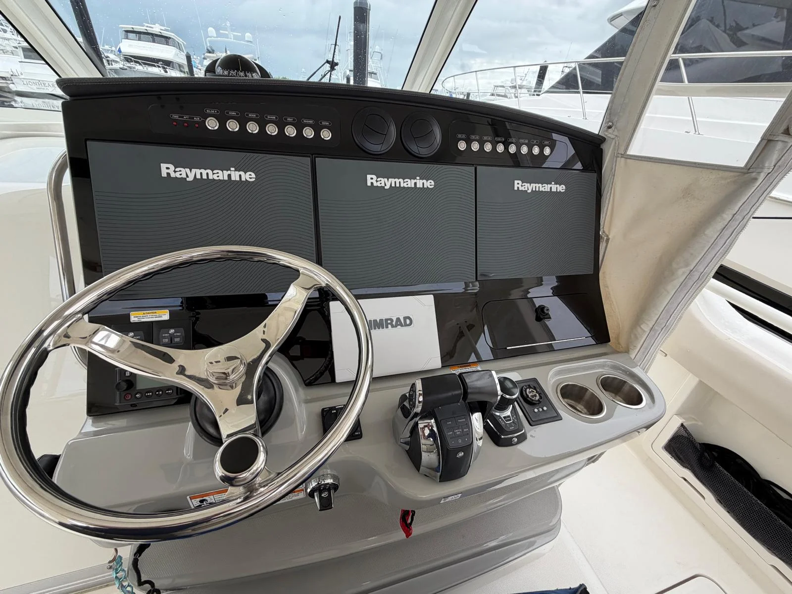 2017 Boston Whaler 420 OUTRAGE Image Thumbnail #12