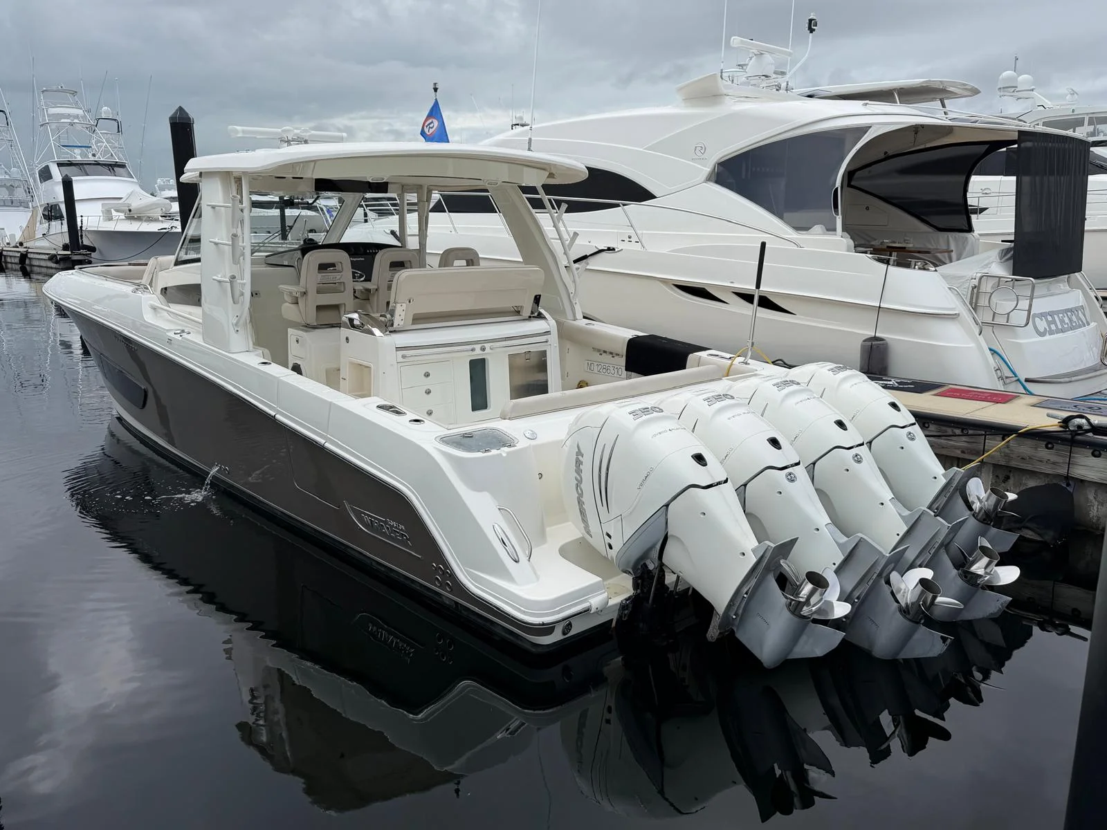 2017 Boston Whaler 420 OUTRAGE Image Thumbnail #2