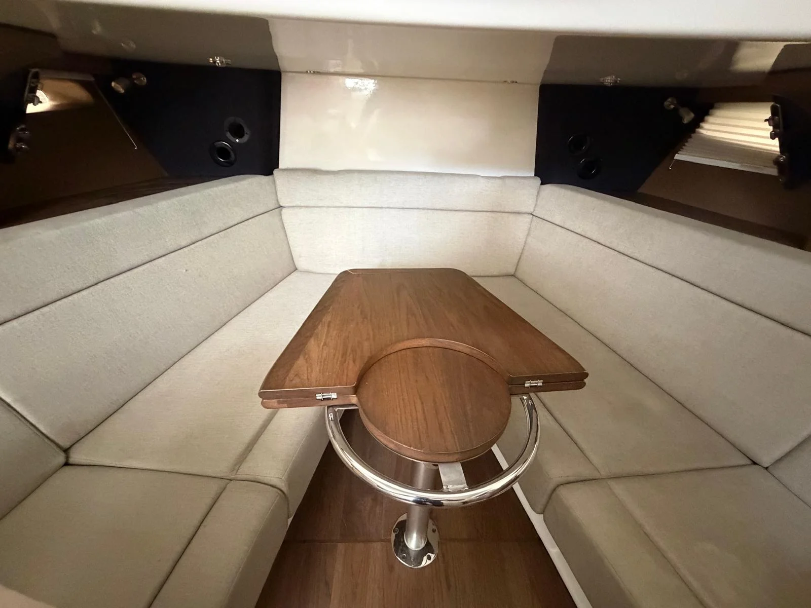 2017 Boston Whaler 420 OUTRAGE Image Thumbnail #11