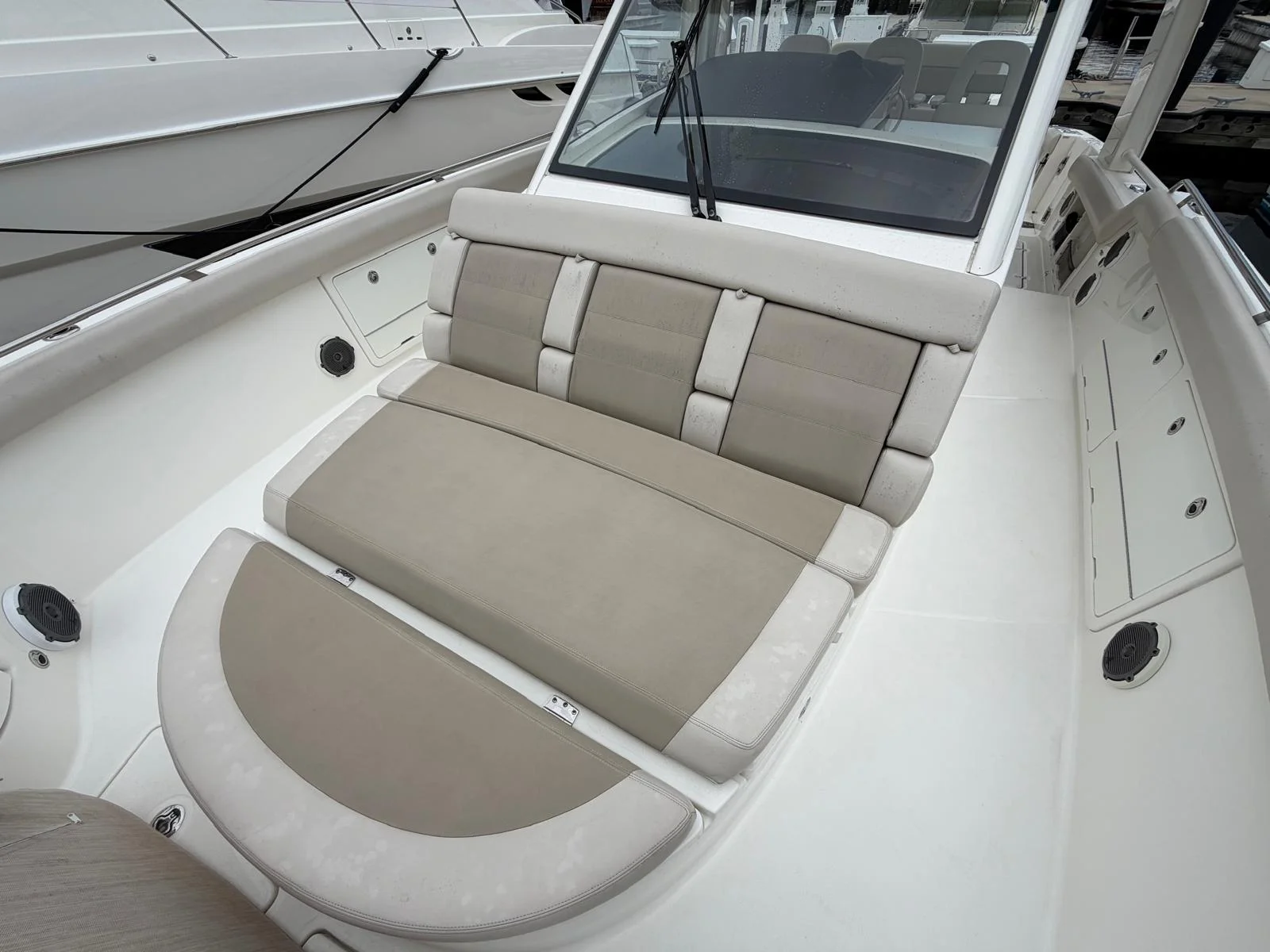 2017 Boston Whaler 420 OUTRAGE Image Thumbnail #3