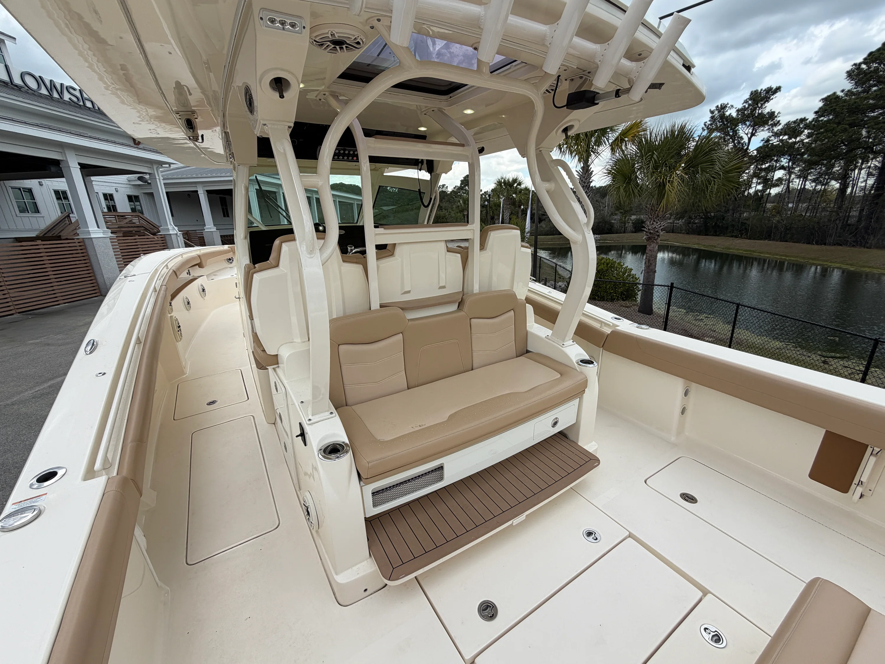 2022 Scout 380 LXF Image Thumbnail #5