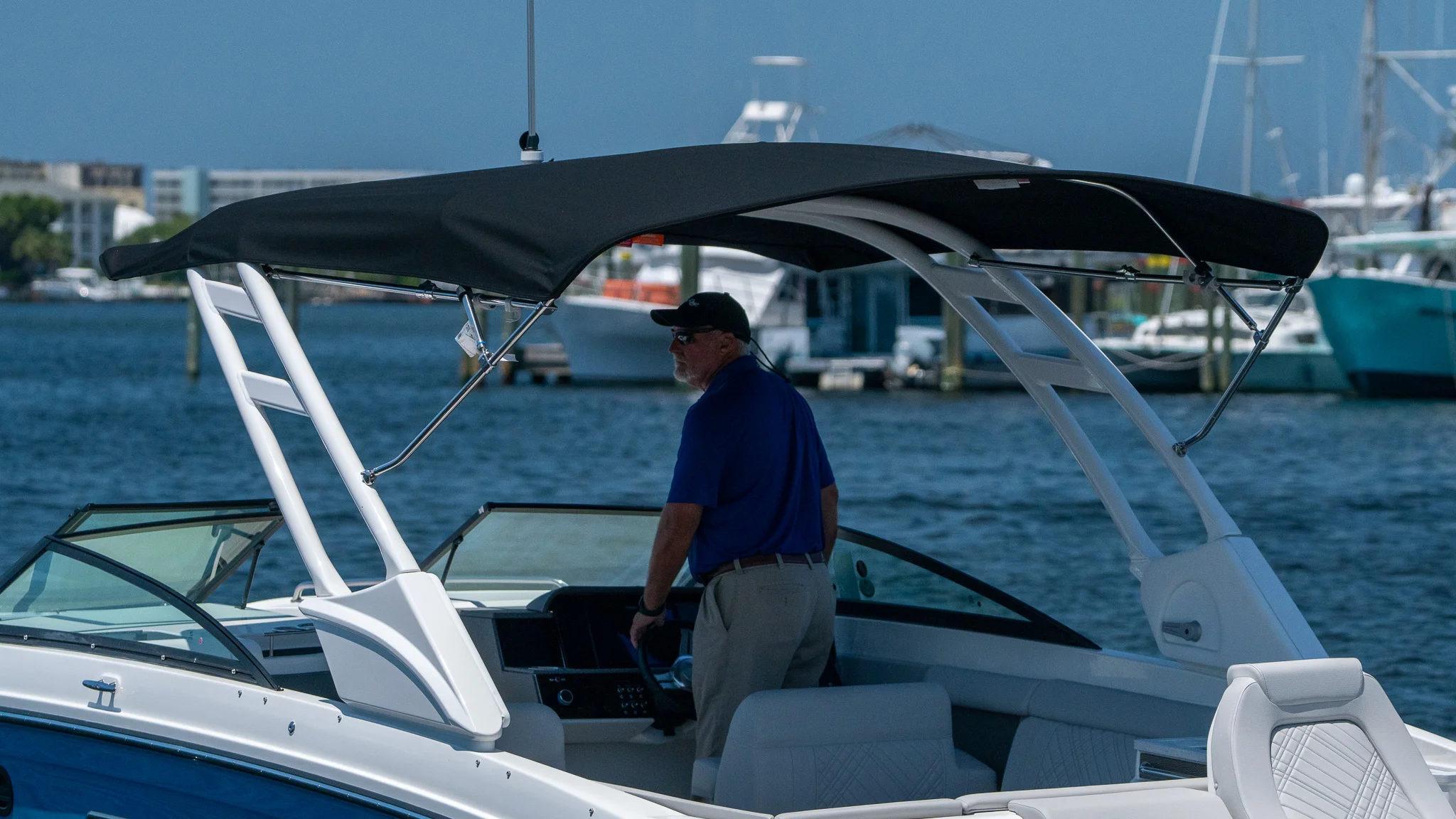 2026 Sea Ray SDX 290 Outboard Image Thumbnail #9