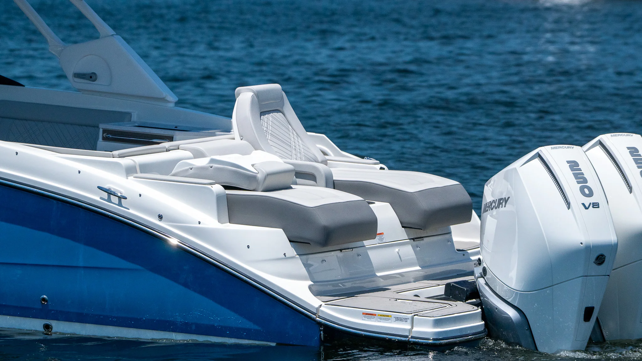 2026 Sea Ray SDX 290 Outboard Image Thumbnail #10