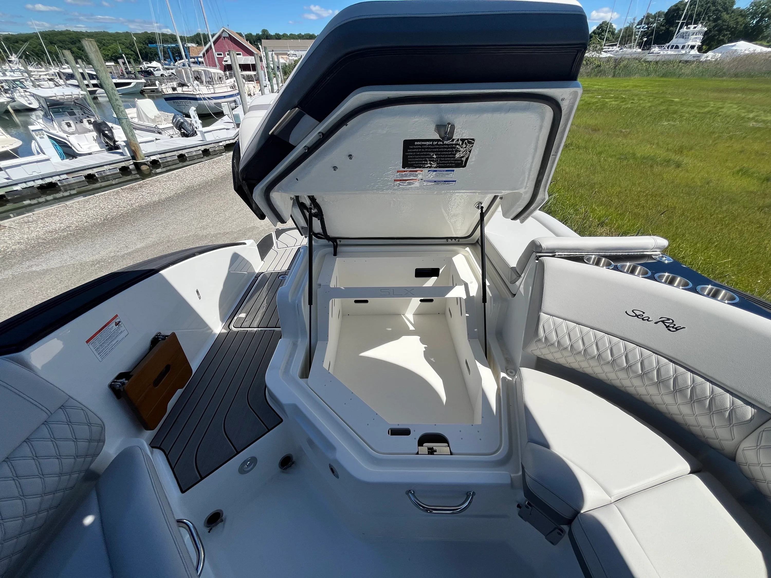 2026 Sea Ray SLX 280 Outboard Image Thumbnail #7