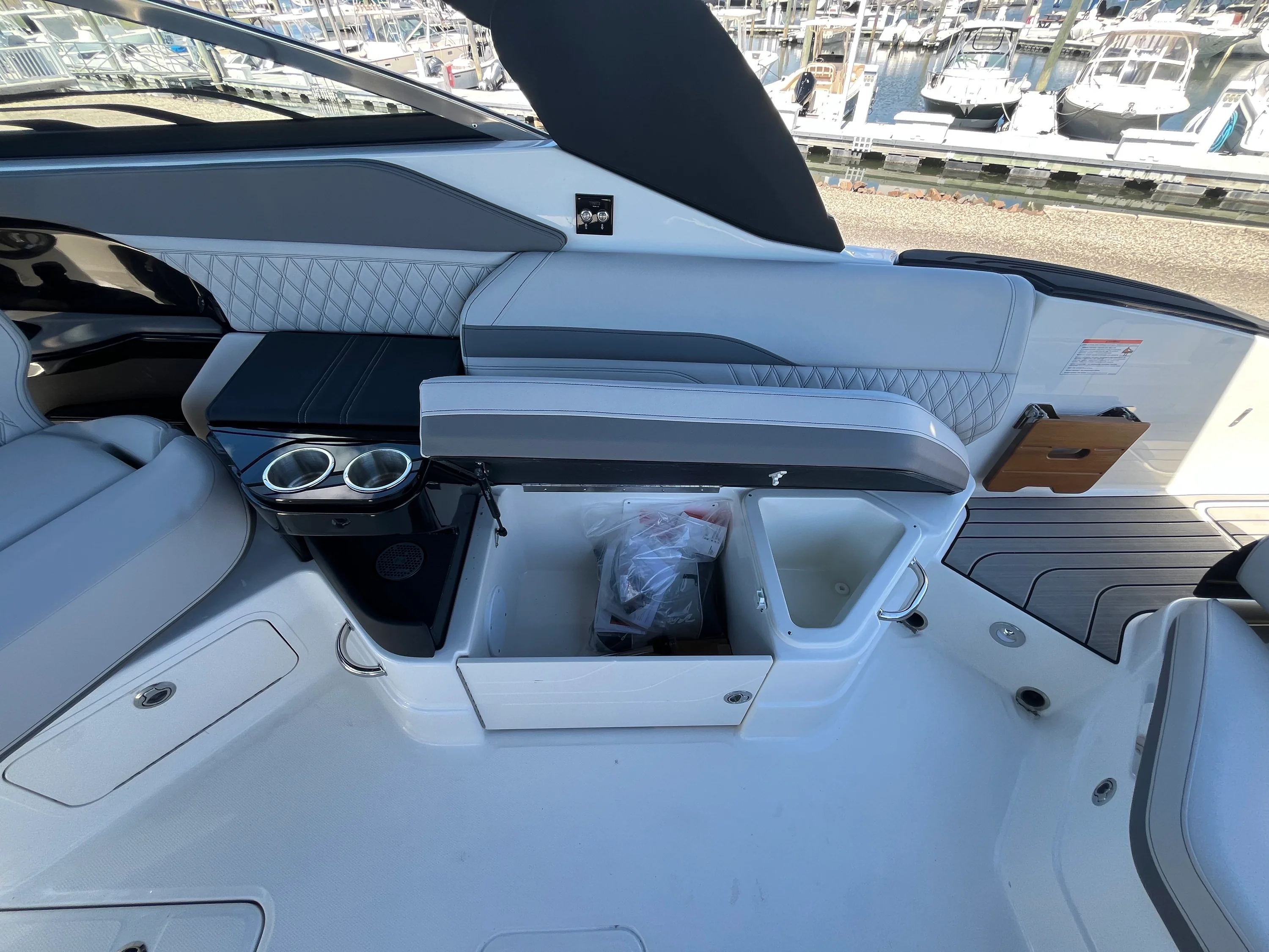 2026 Sea Ray SLX 280 Outboard Image Thumbnail #9