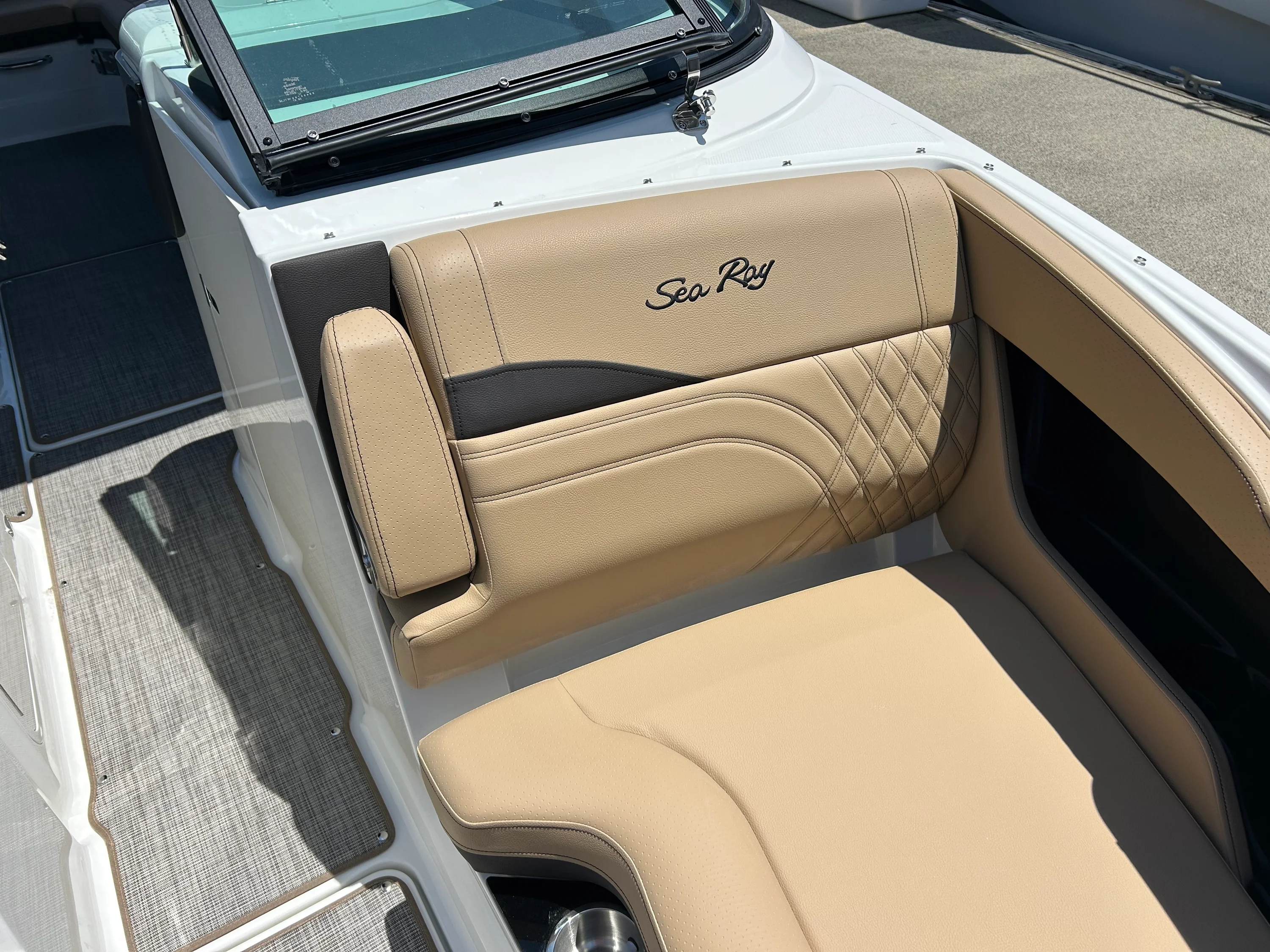 2026 Sea Ray SLX 280 Outboard Image Thumbnail #27