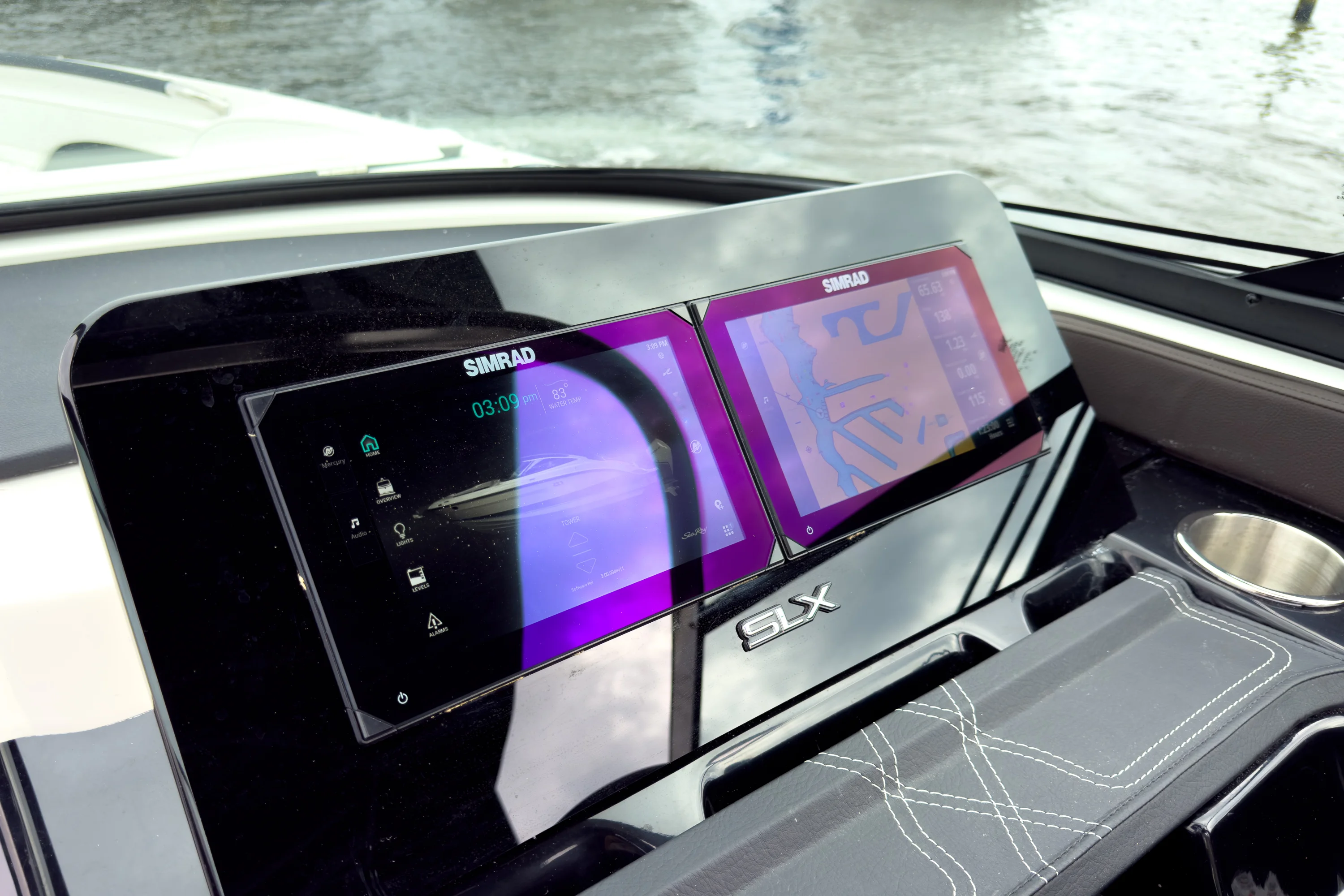 2026 Sea Ray SLX 260 Outboard Image Thumbnail #14