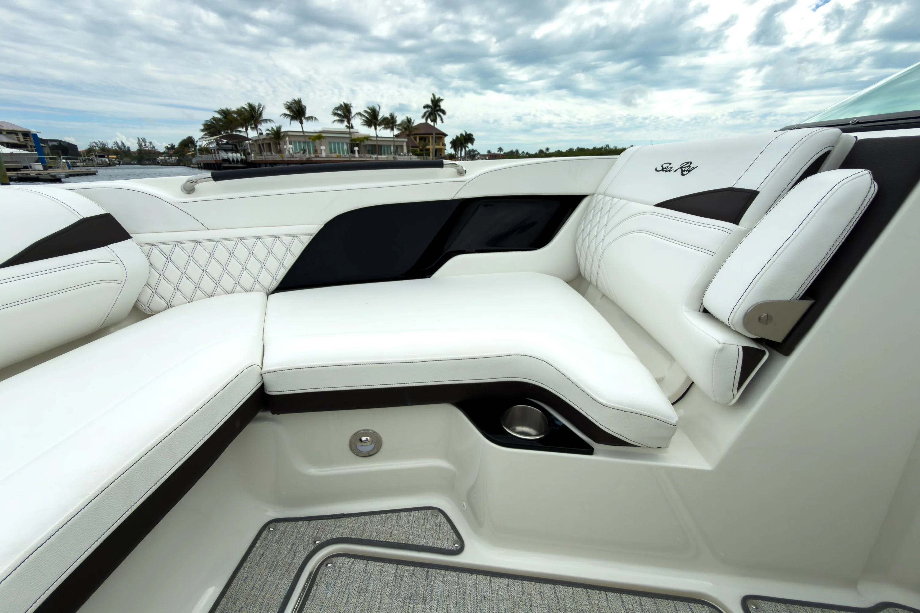 2026 Sea Ray SLX 260 Outboard Image Thumbnail #21