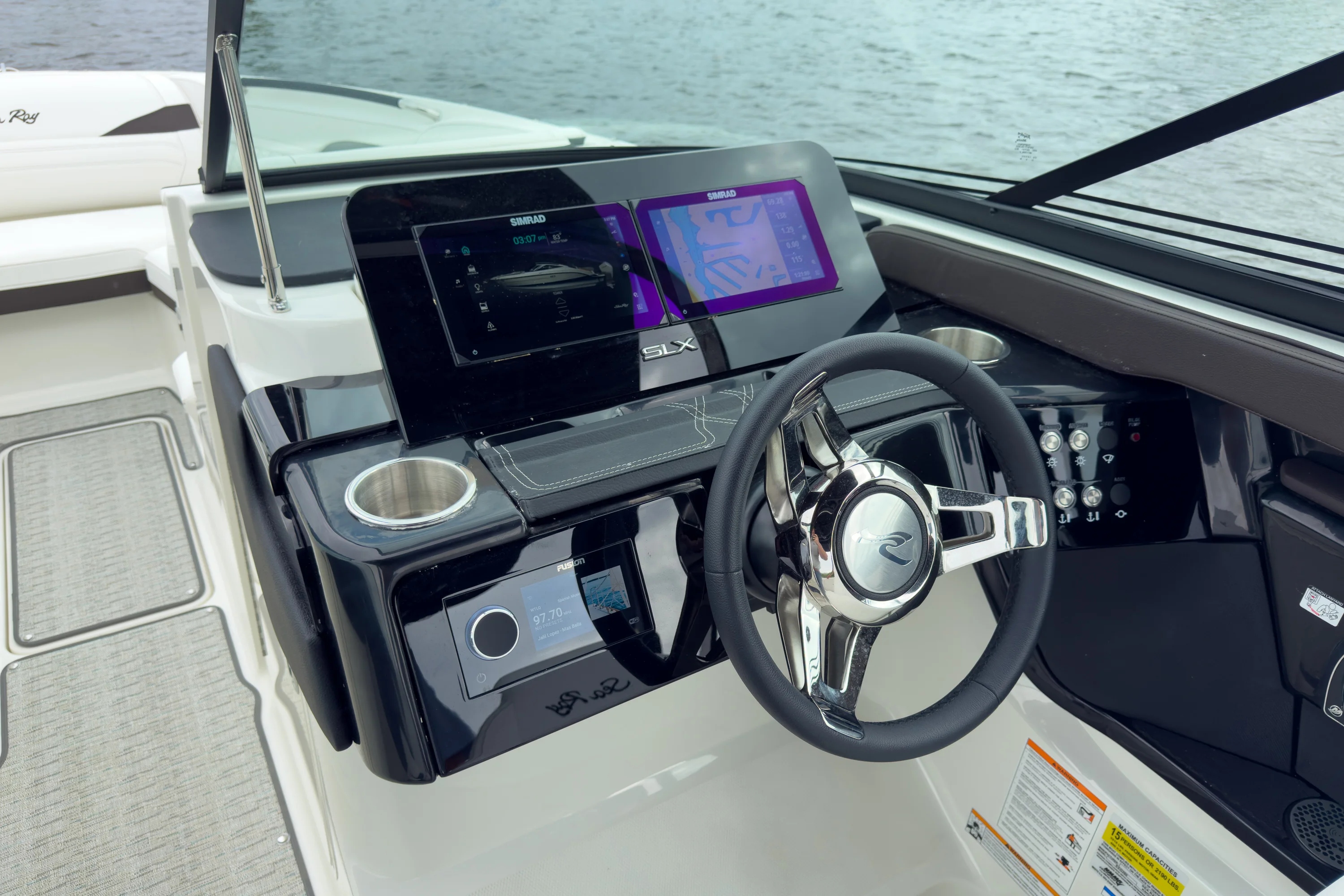 2026 Sea Ray SLX 260 Outboard Image Thumbnail #13