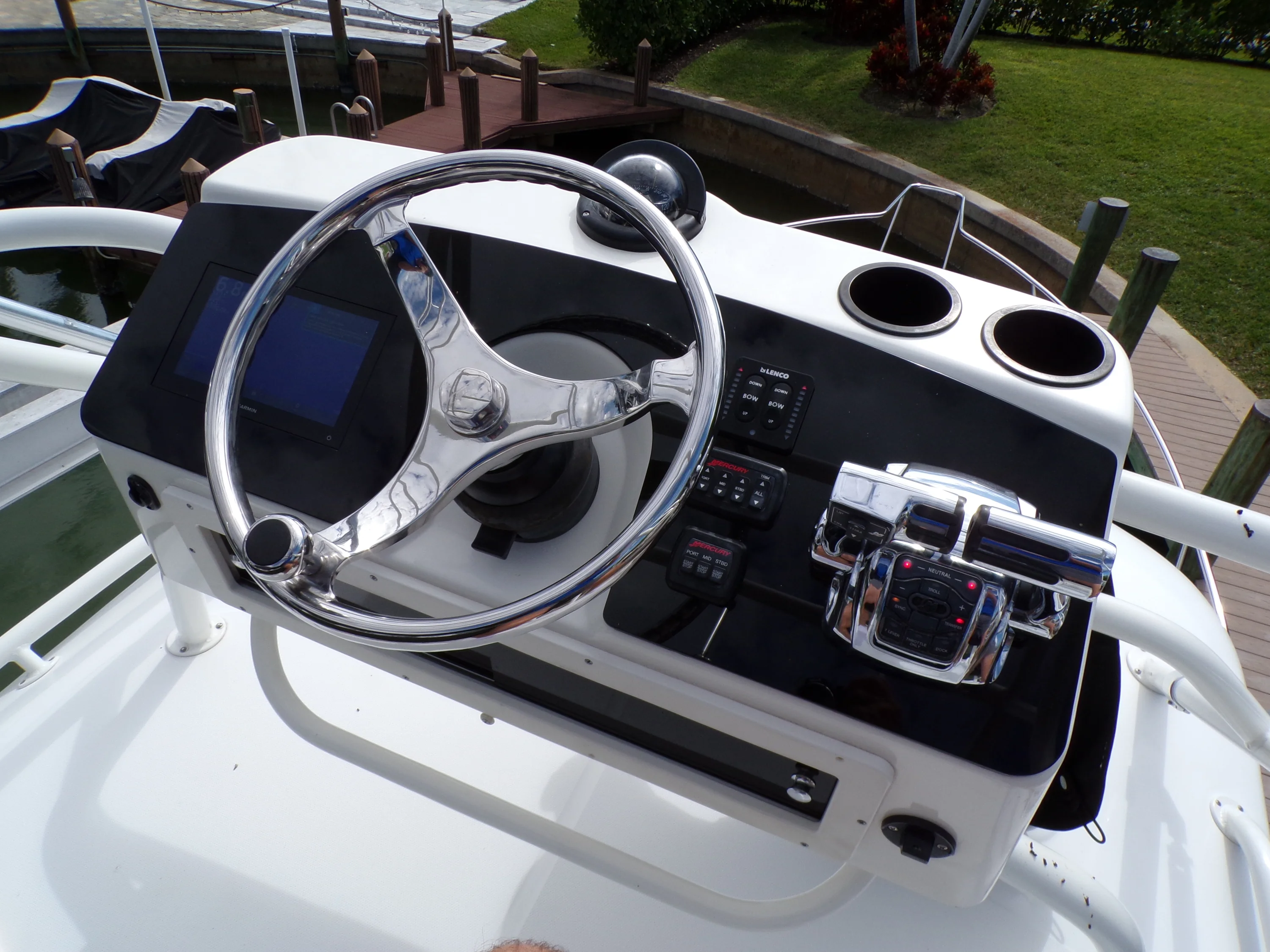 2014 Boston Whaler 345 CONQUEST Image Thumbnail #18