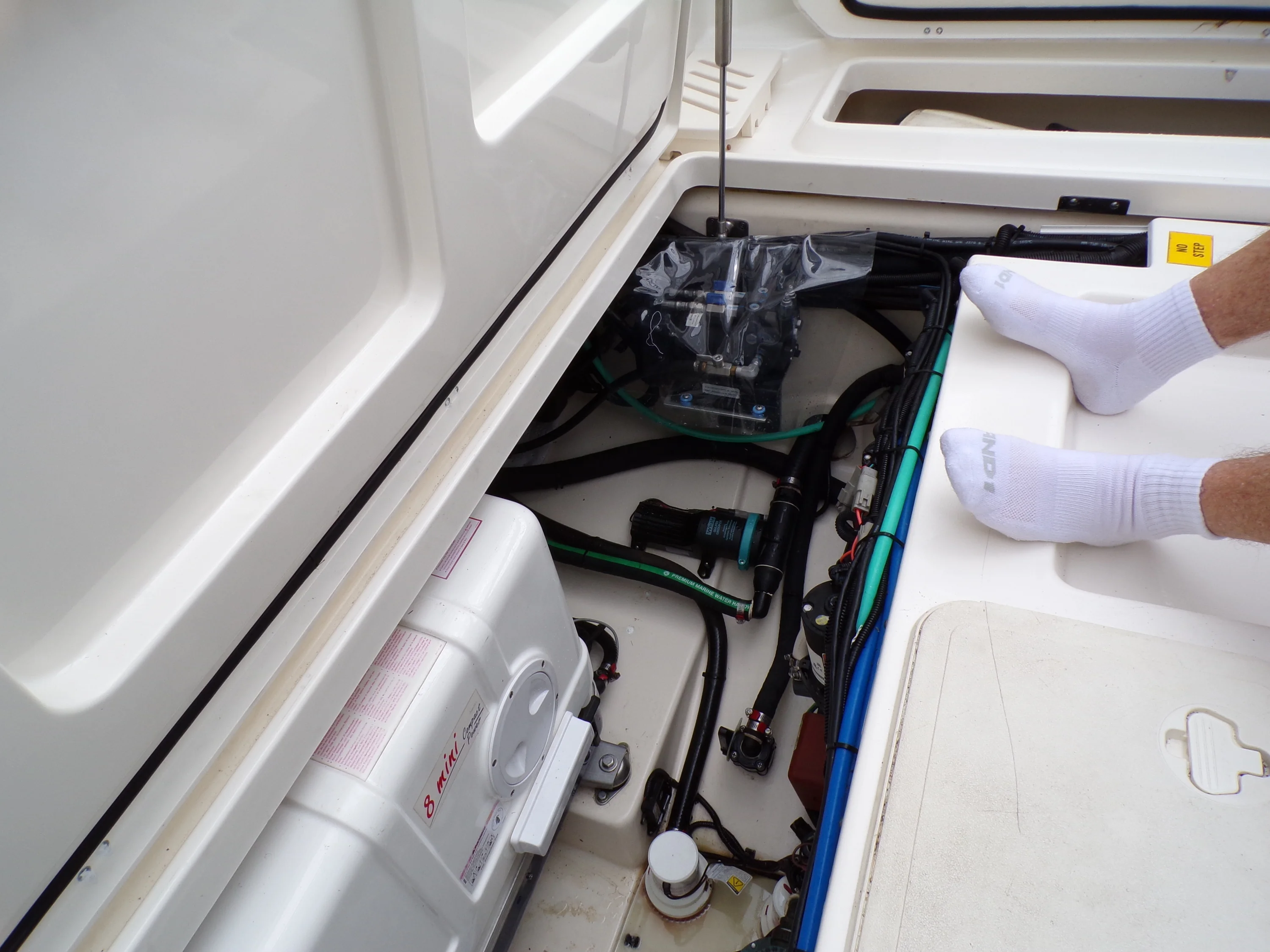 2014 Boston Whaler 345 CONQUEST Image Thumbnail #39