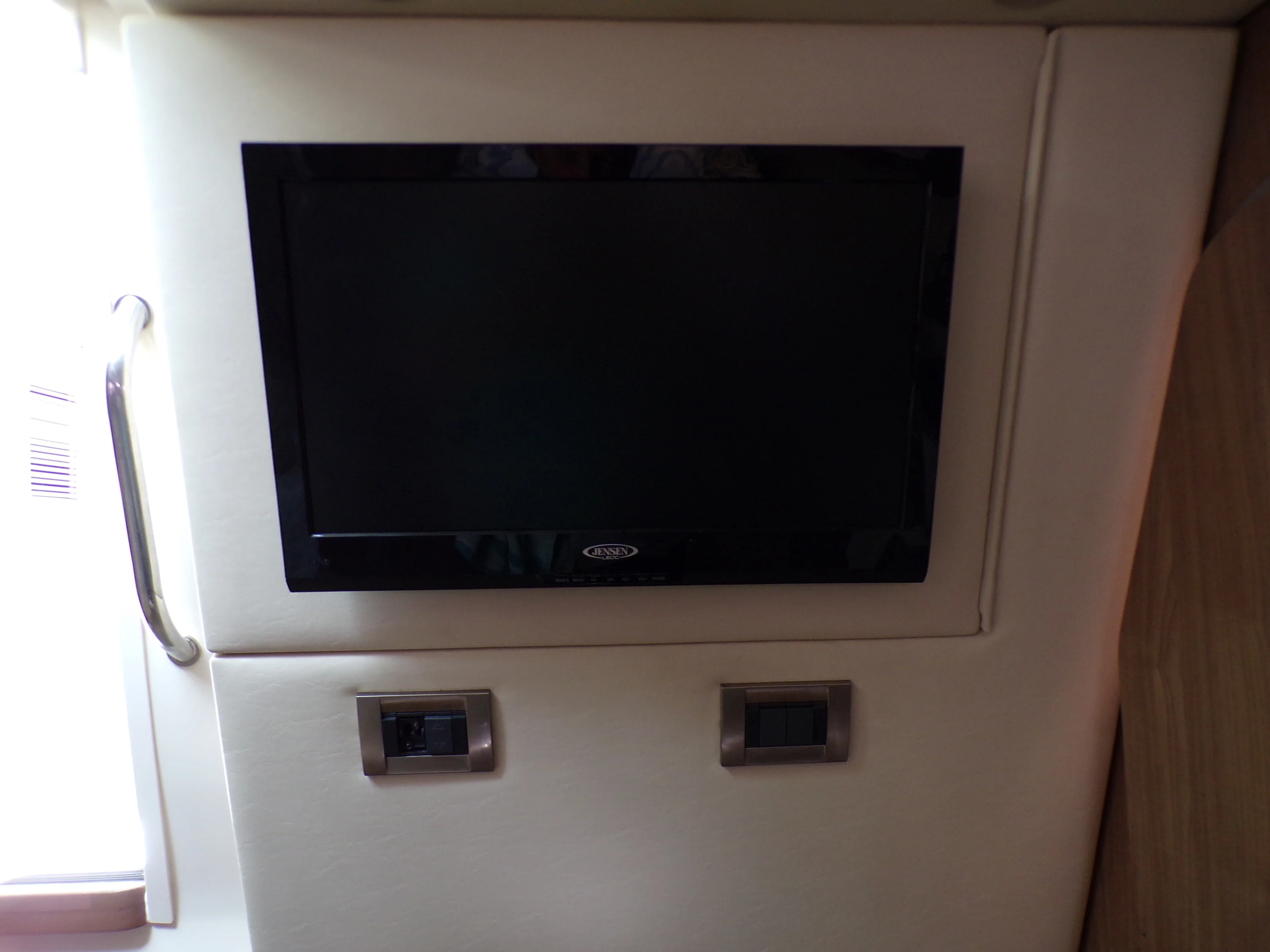 2014 Boston Whaler 345 CONQUEST Image Thumbnail #89