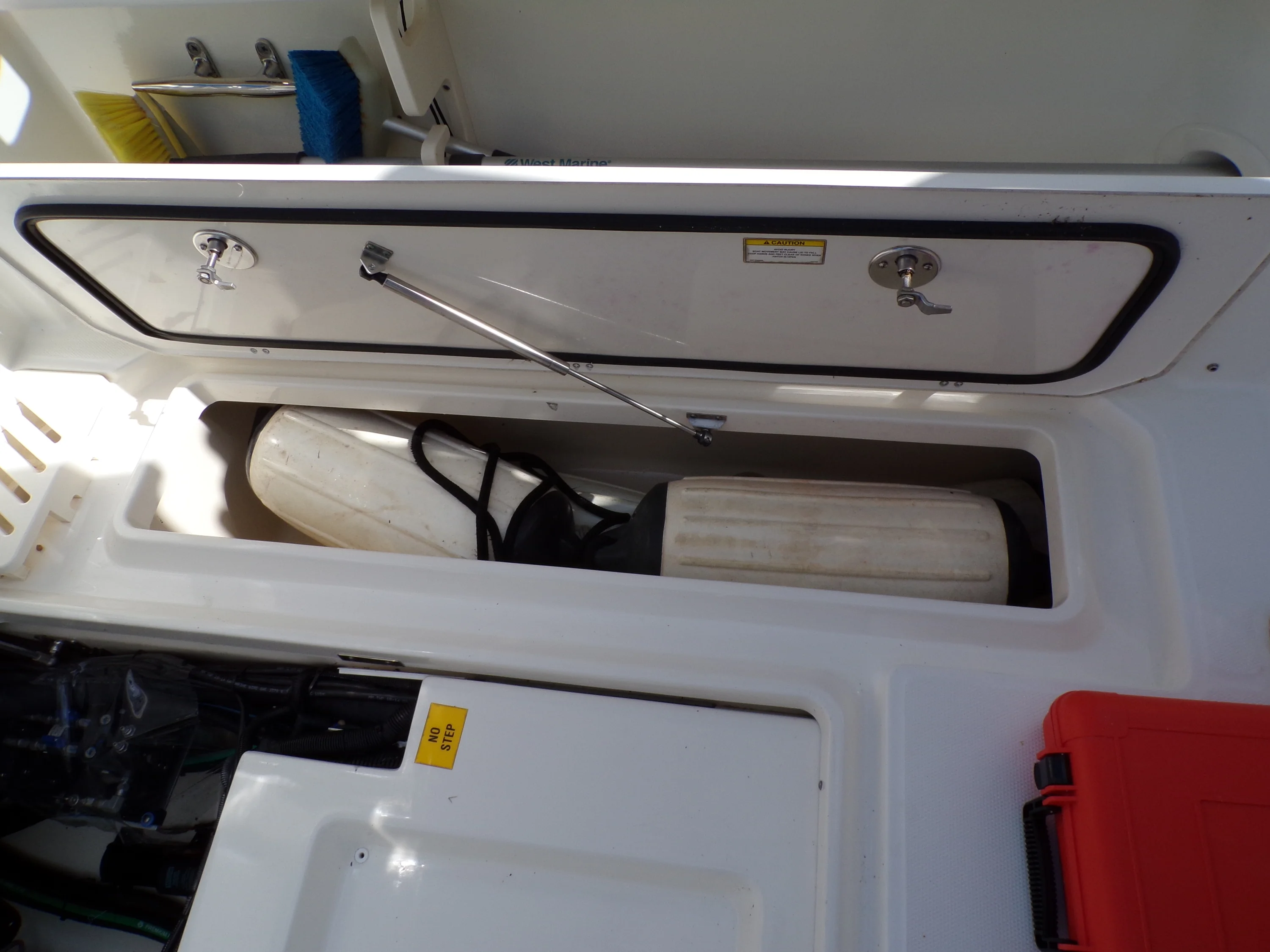 2014 Boston Whaler 345 CONQUEST Image Thumbnail #36