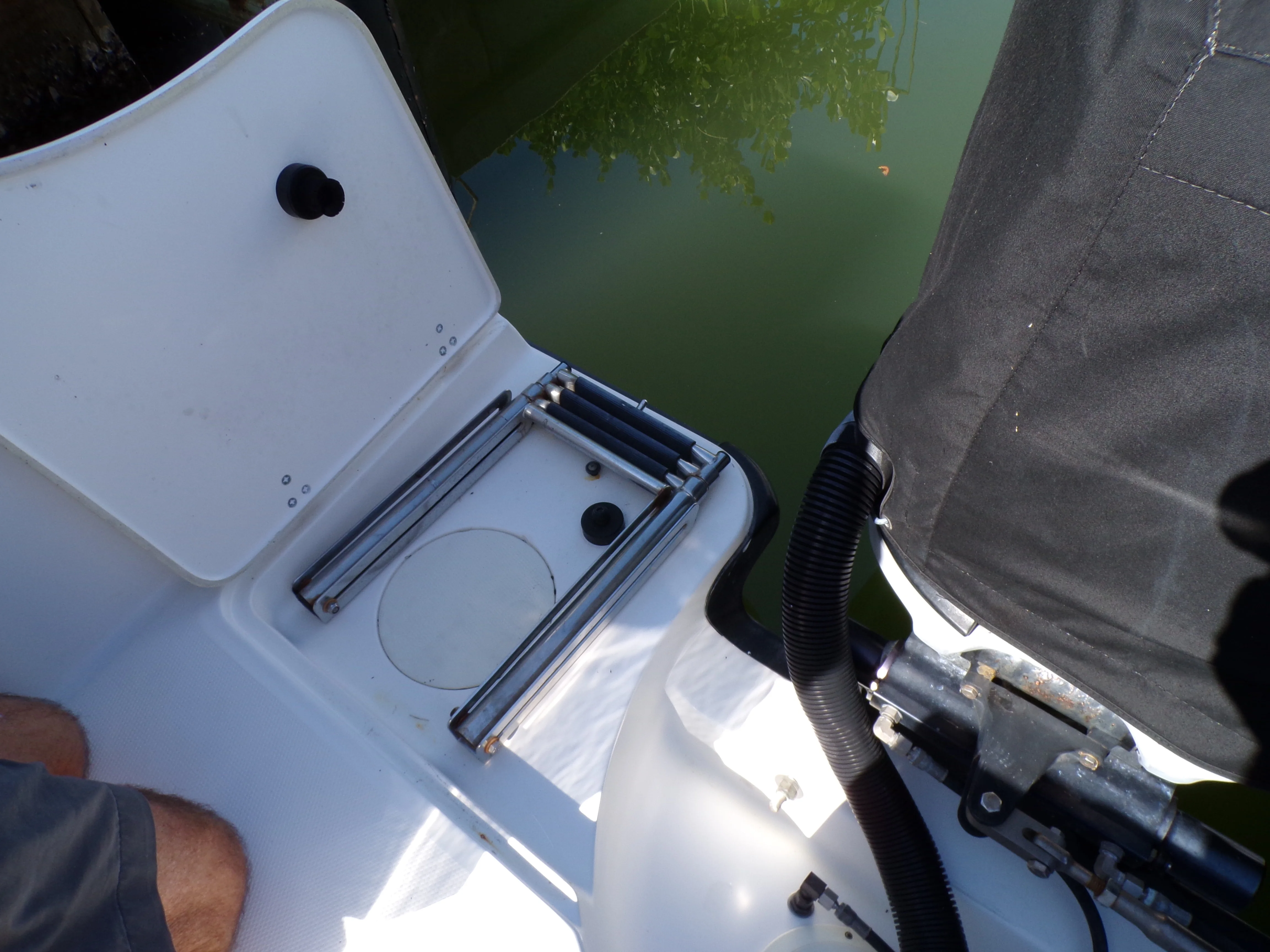 2014 Boston Whaler 345 CONQUEST Image Thumbnail #32