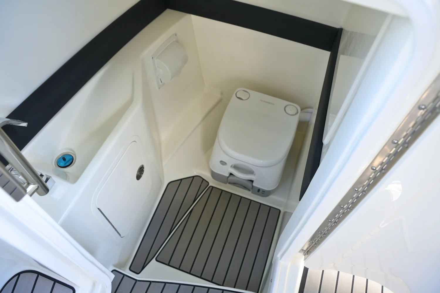 2026 Sea Ray SLX 260 Image Thumbnail #28