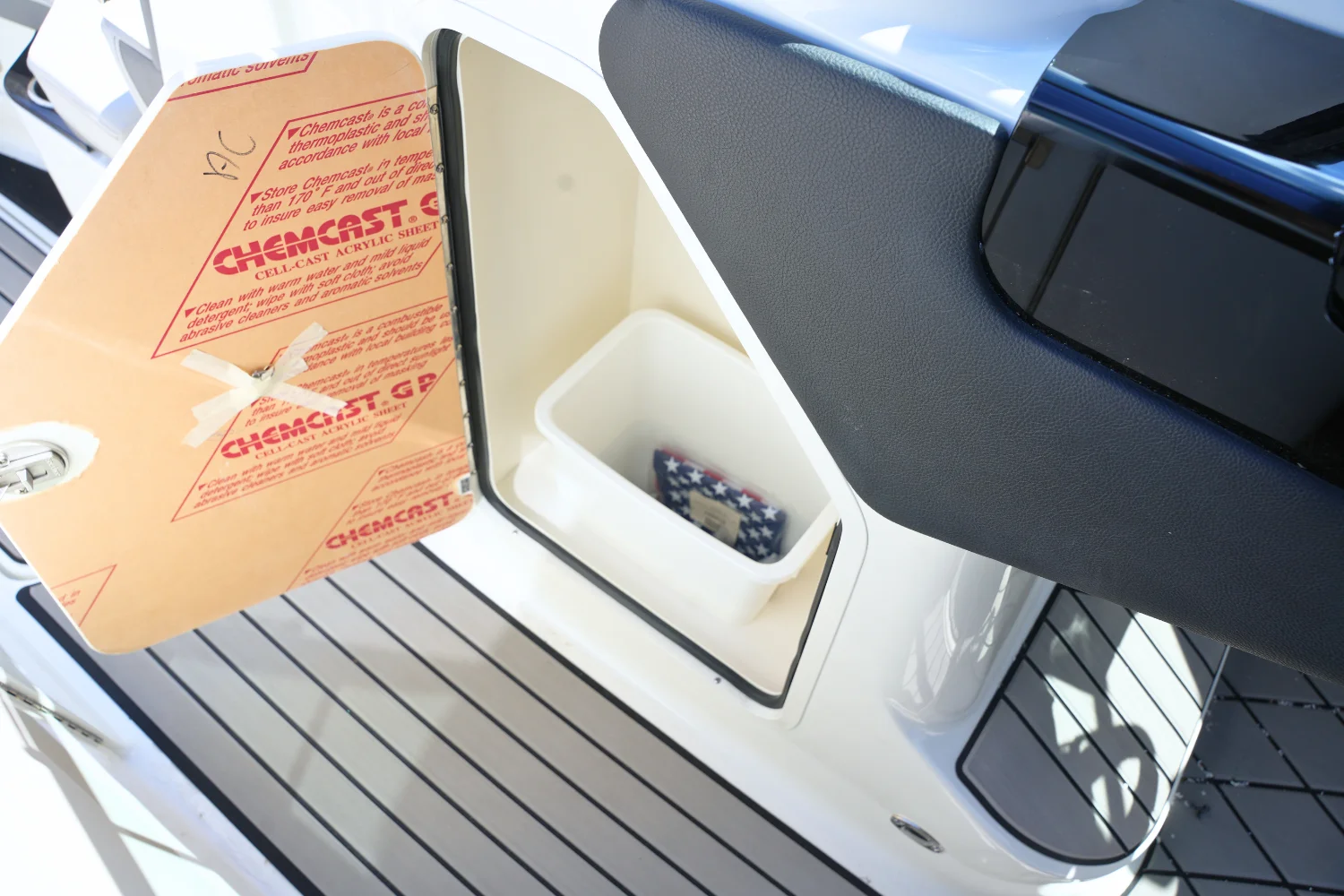 2026 Sea Ray SLX 260 Image Thumbnail #29