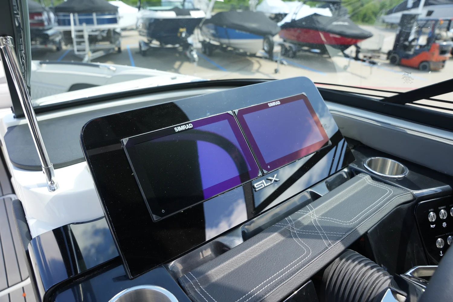 2026 Sea Ray SLX 260 Image Thumbnail #23