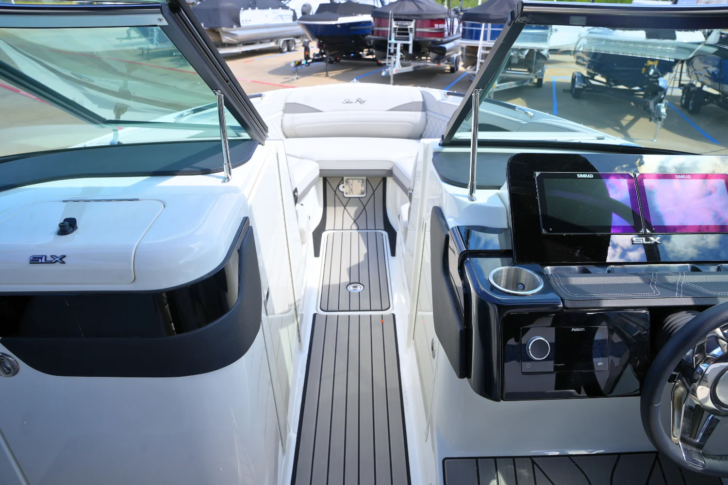 2026 Sea Ray SLX 260 Image Thumbnail #30