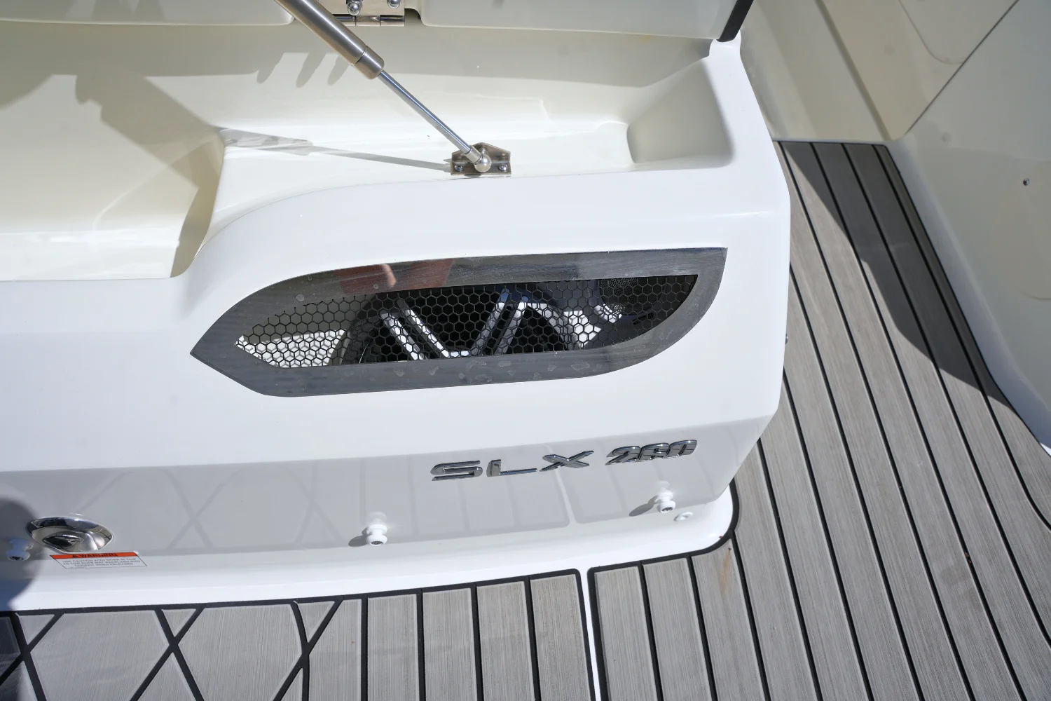 2026 Sea Ray SLX 260 Image Thumbnail #11