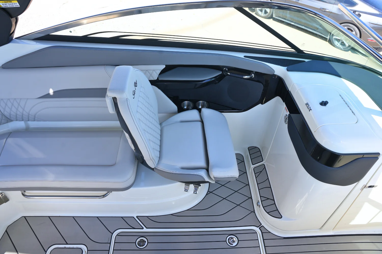 2026 Sea Ray SLX 260 Image Thumbnail #17