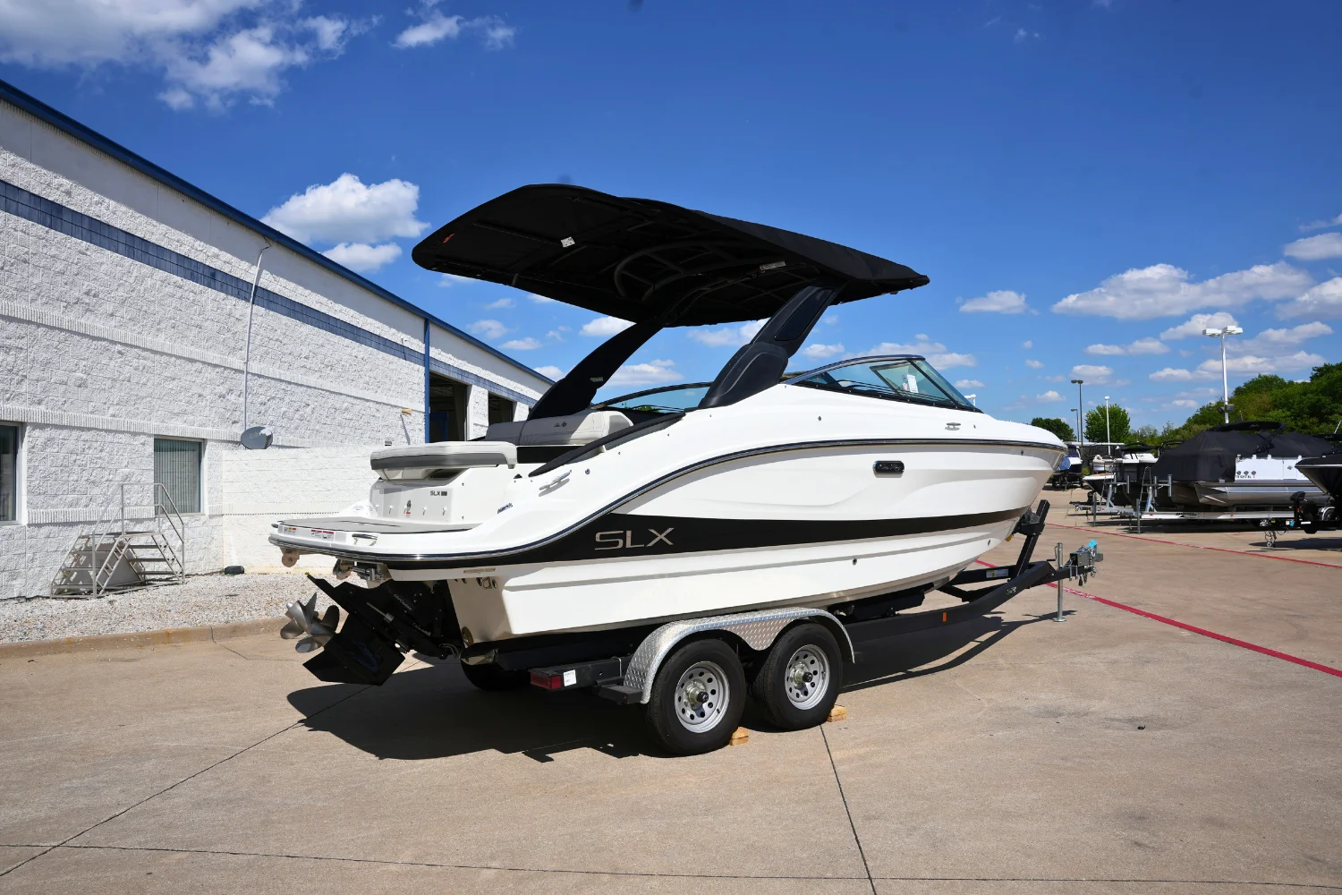 2026 Sea Ray SLX 260 Image Thumbnail #2