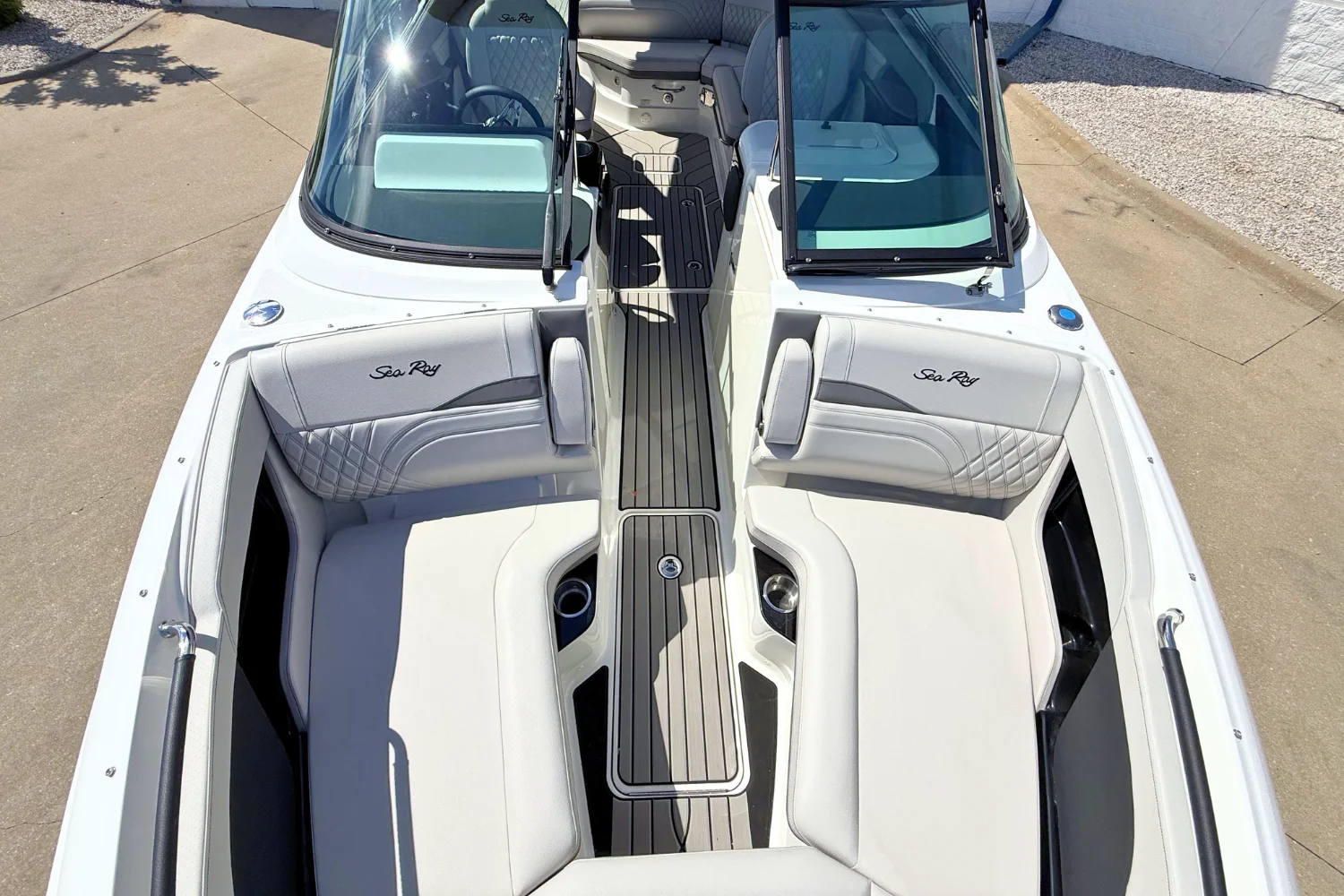 2026 Sea Ray SLX 260 Image Thumbnail #34