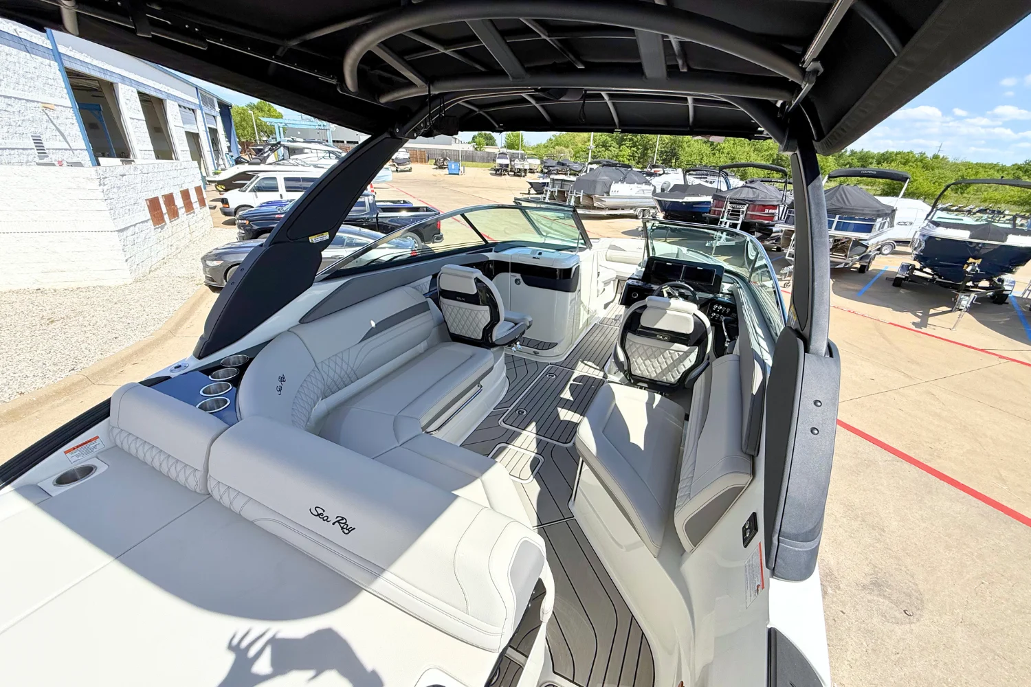 2026 Sea Ray SLX 260 Image Thumbnail #14