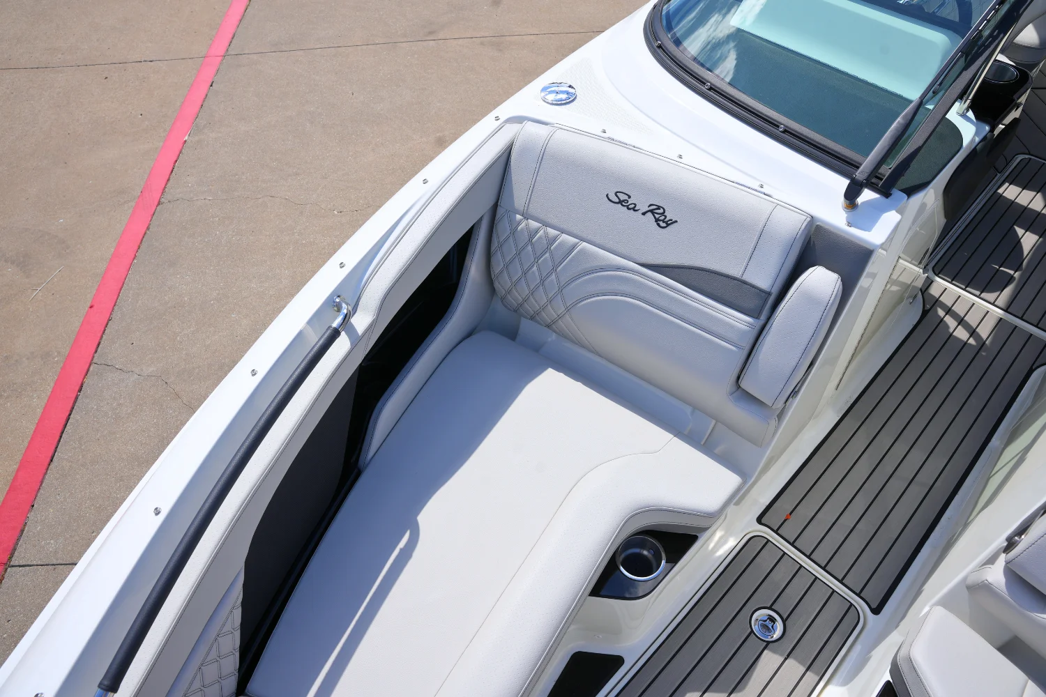 2026 Sea Ray SLX 260 Image Thumbnail #35