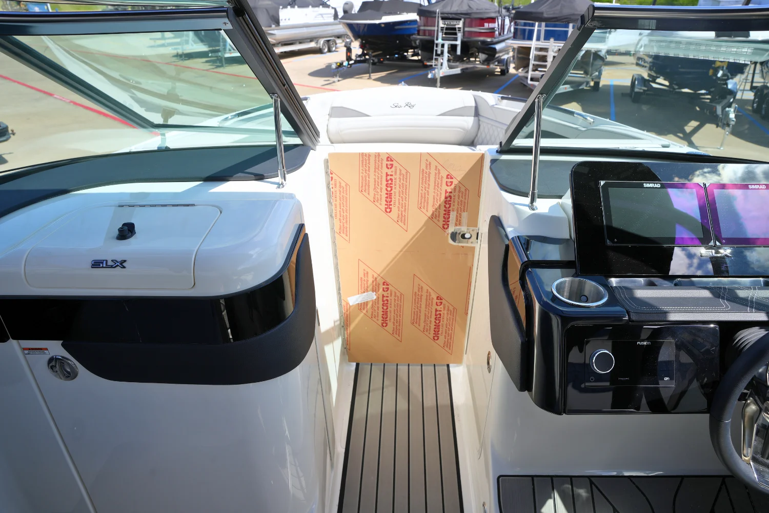 2026 Sea Ray SLX 260 Image Thumbnail #31