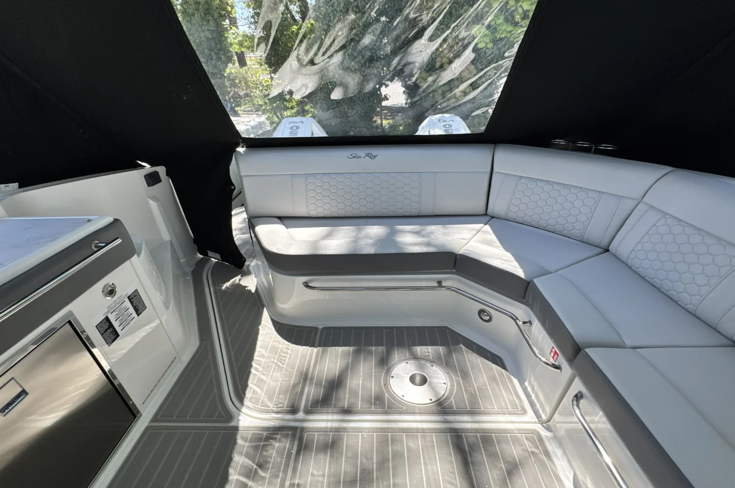 2026 Sea Ray Sundancer 320 Outboard Image Thumbnail #8