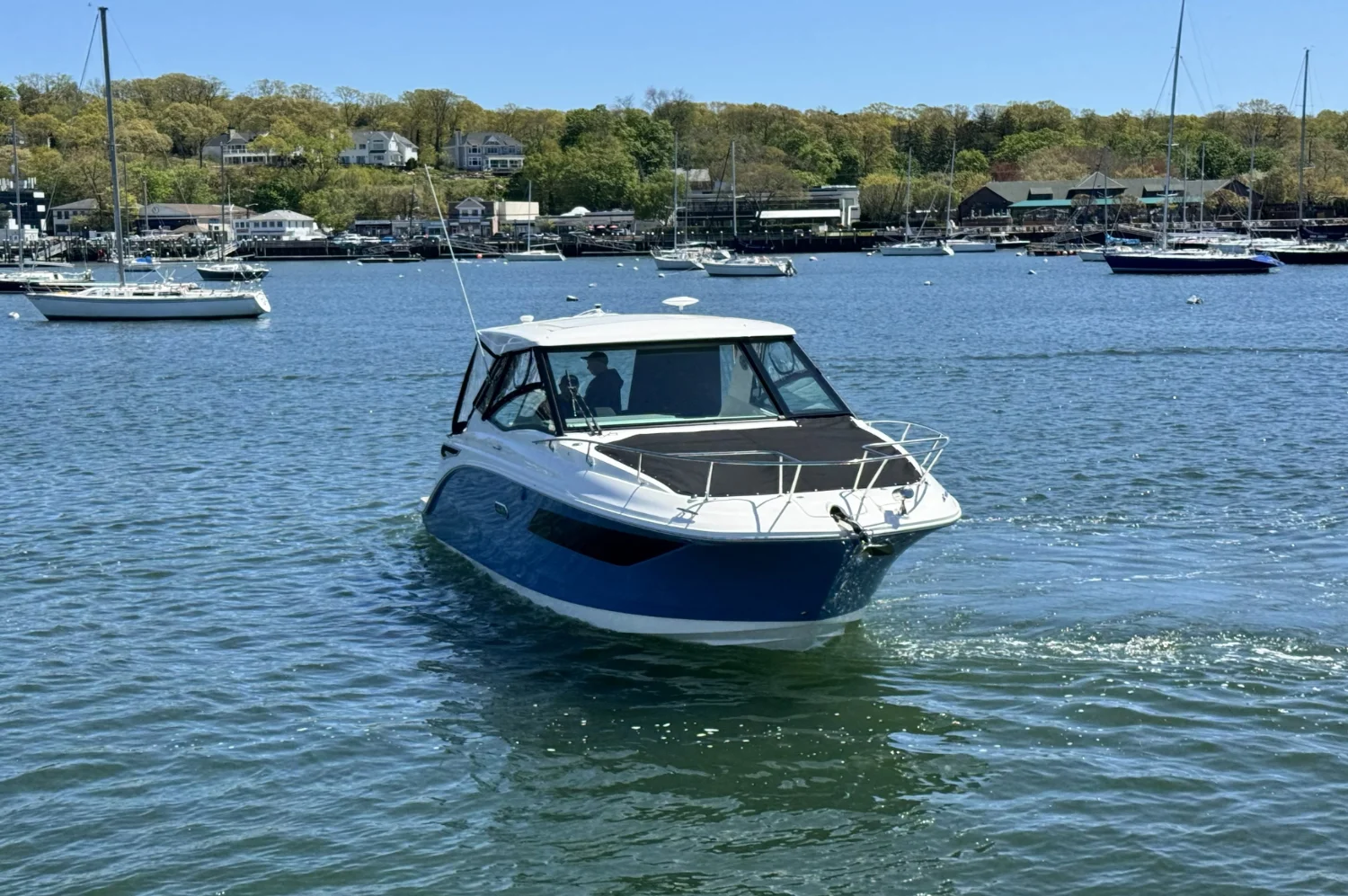 2026 Sea Ray Sundancer 320 Outboard Image Thumbnail #1