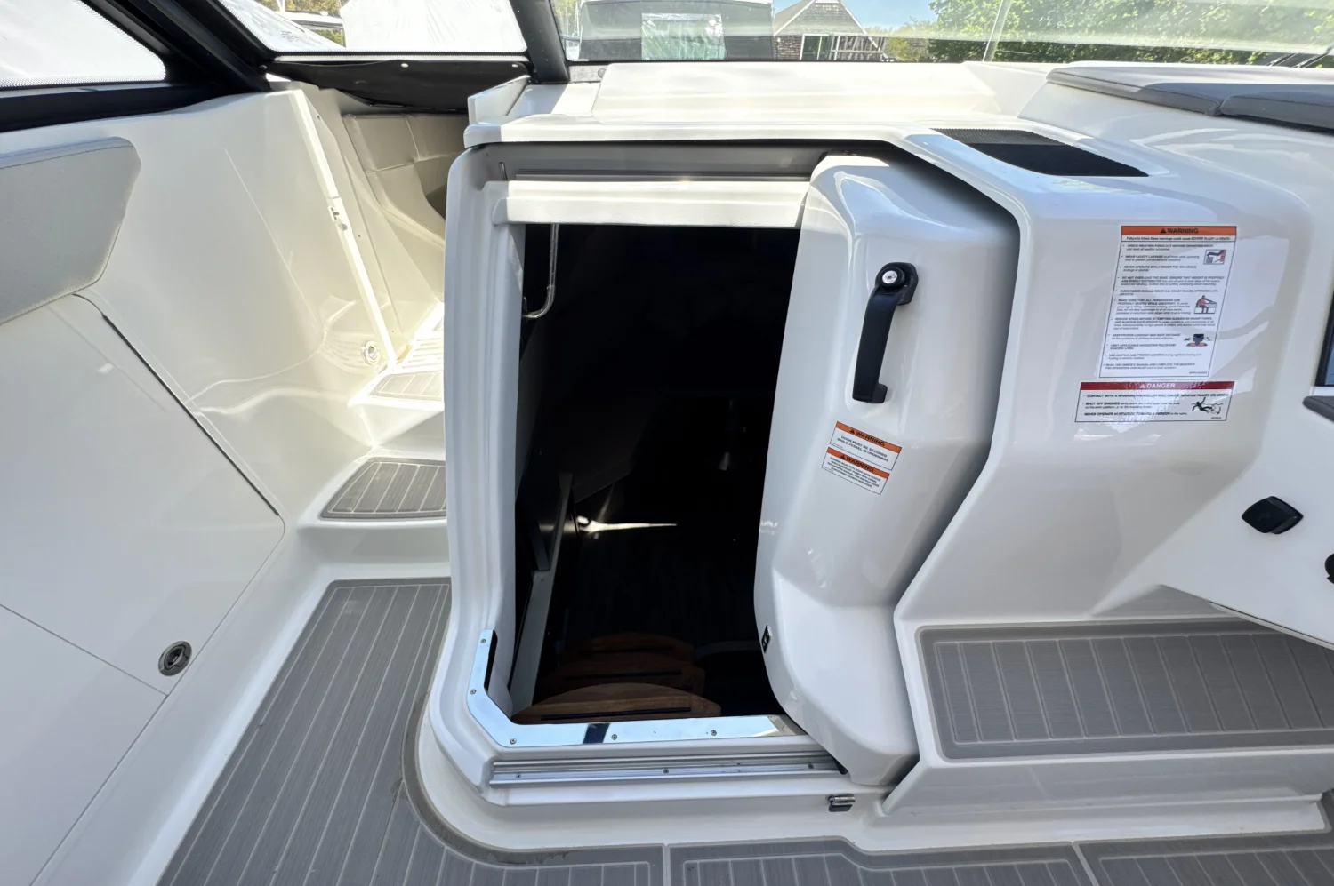 2026 Sea Ray Sundancer 320 Outboard Image Thumbnail #27