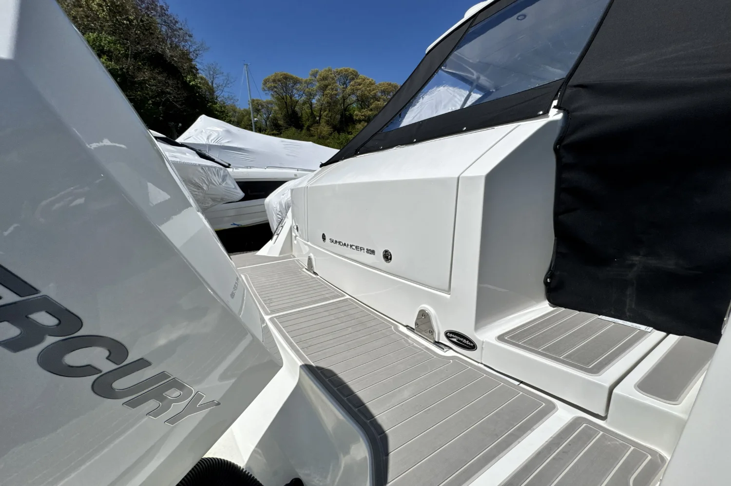 2026 Sea Ray Sundancer 320 Outboard Image Thumbnail #7