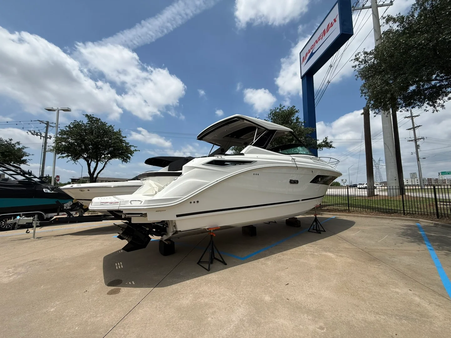 2026 Sea Ray Sundancer 320 Image Thumbnail #2