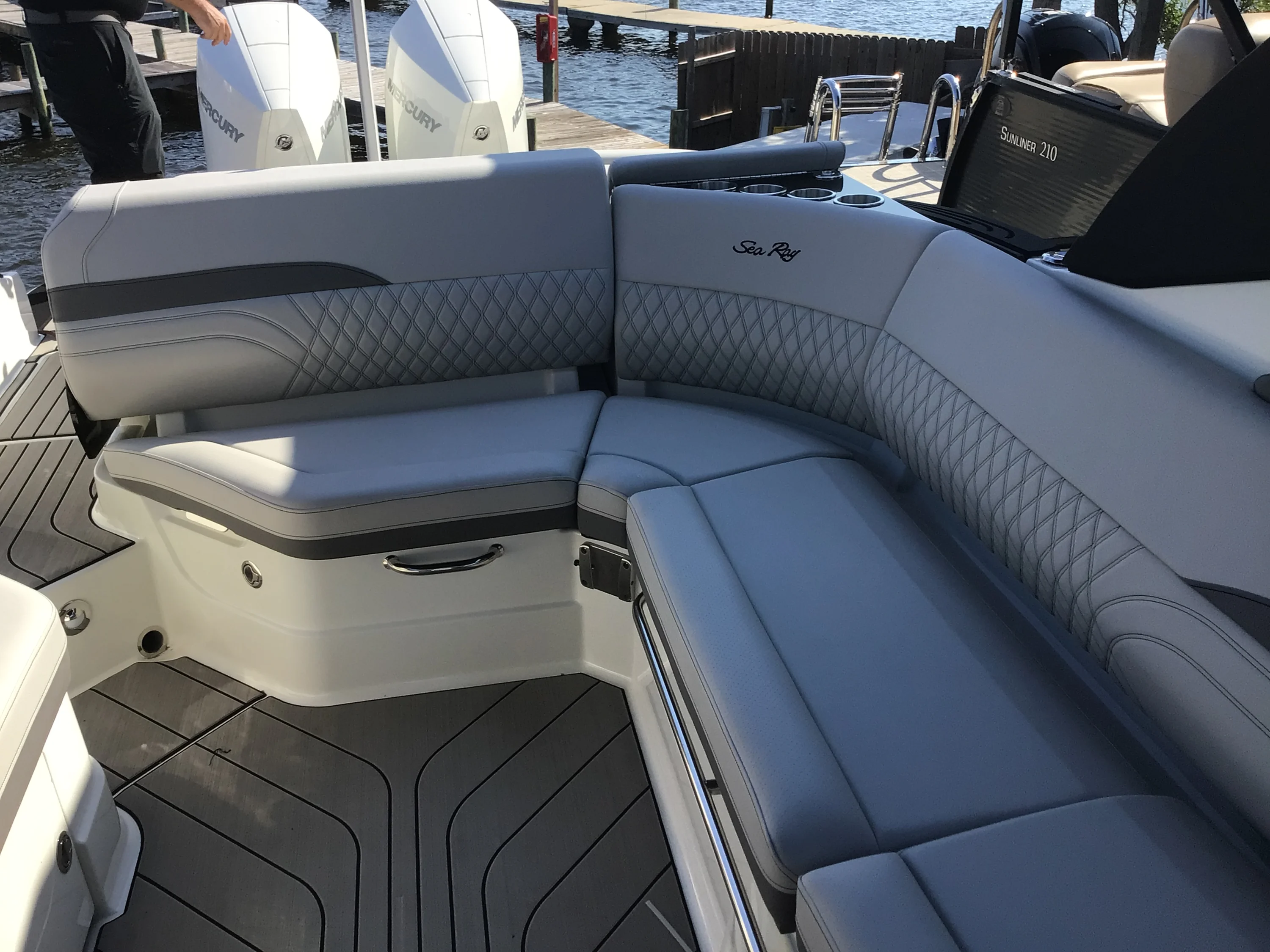2026 Sea Ray SLX 280 Outboard Image Thumbnail #7
