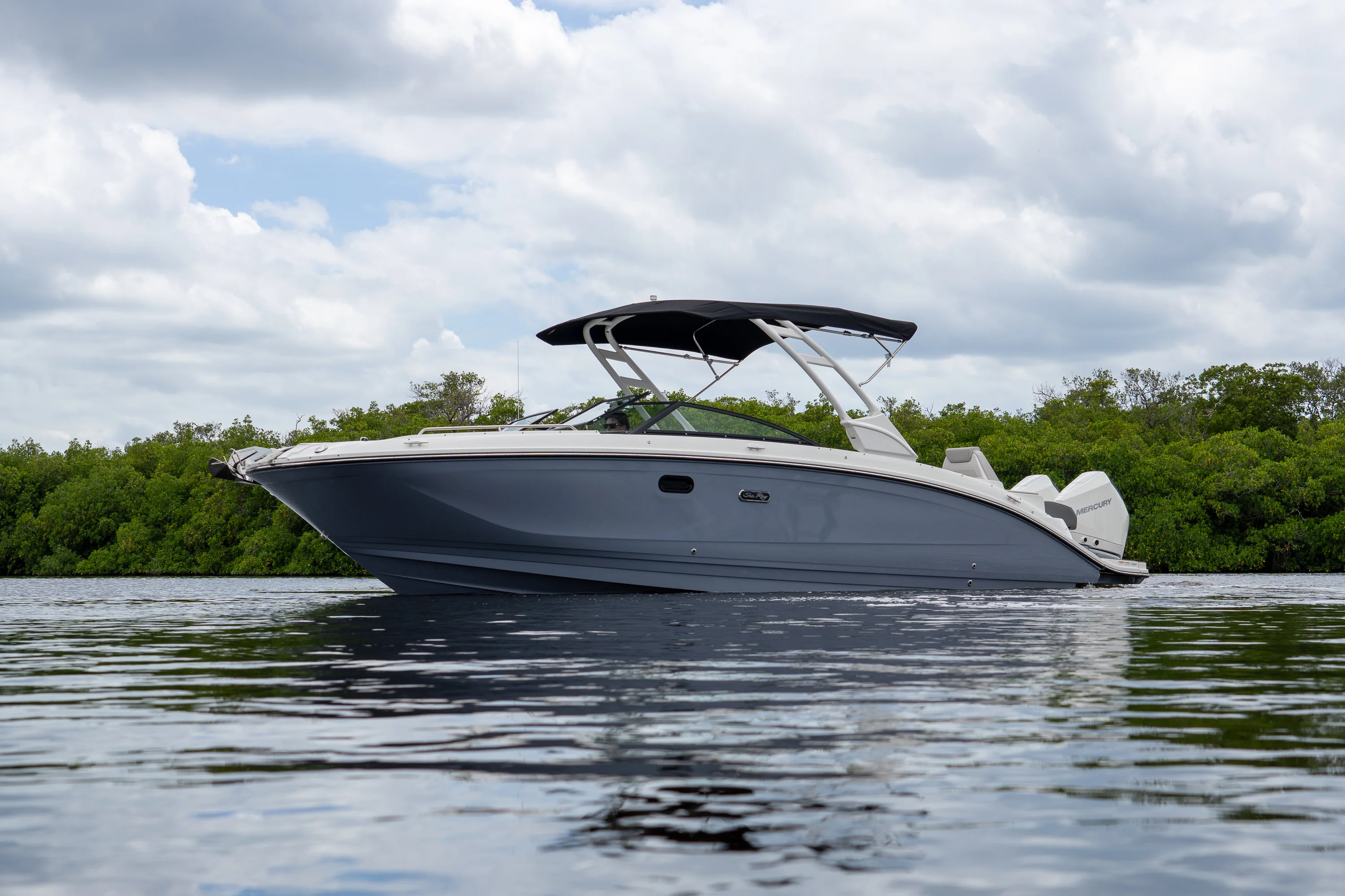 2026 Sea Ray SDX 290 Outboard Image Thumbnail #2