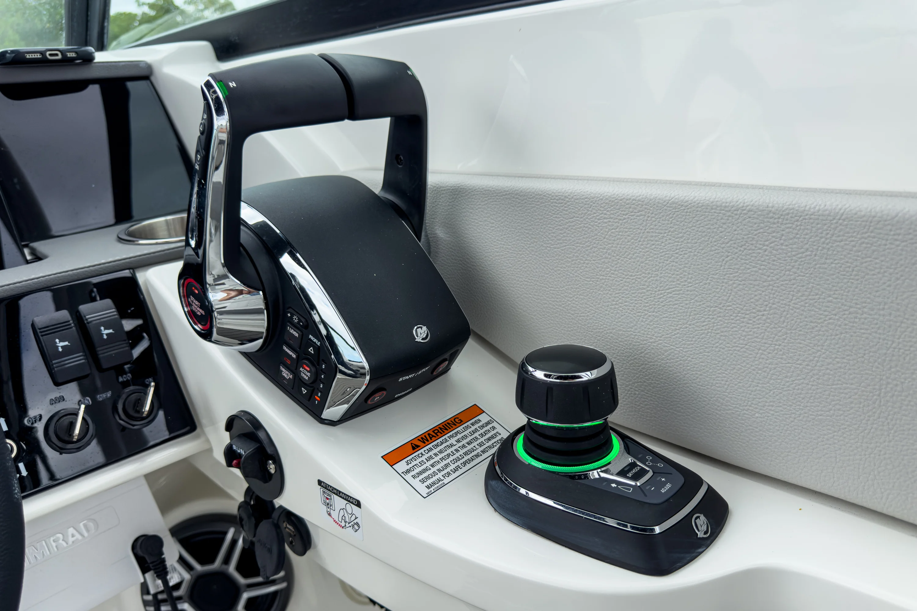2026 Sea Ray SDX 290 Outboard Image Thumbnail #13