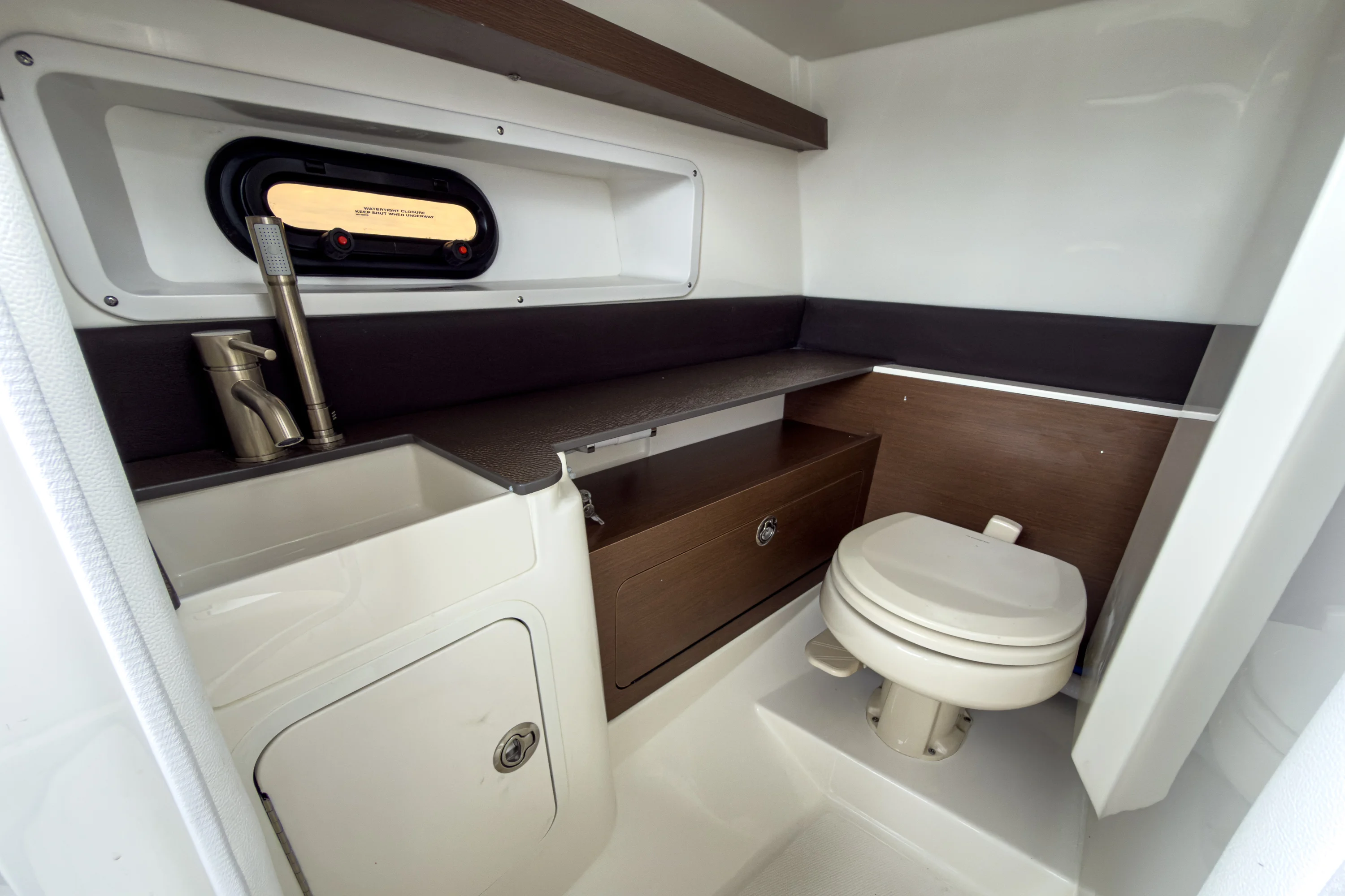 2026 Sea Ray SDX 290 Outboard Image Thumbnail #15