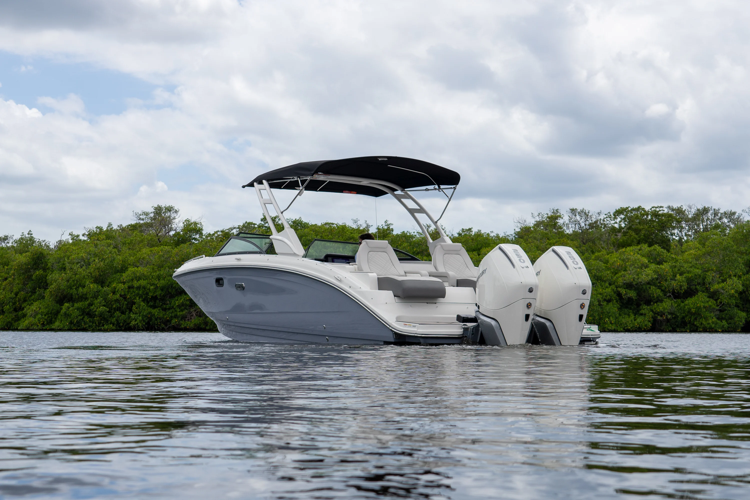 2026 Sea Ray SDX 290 Outboard Image Thumbnail #23