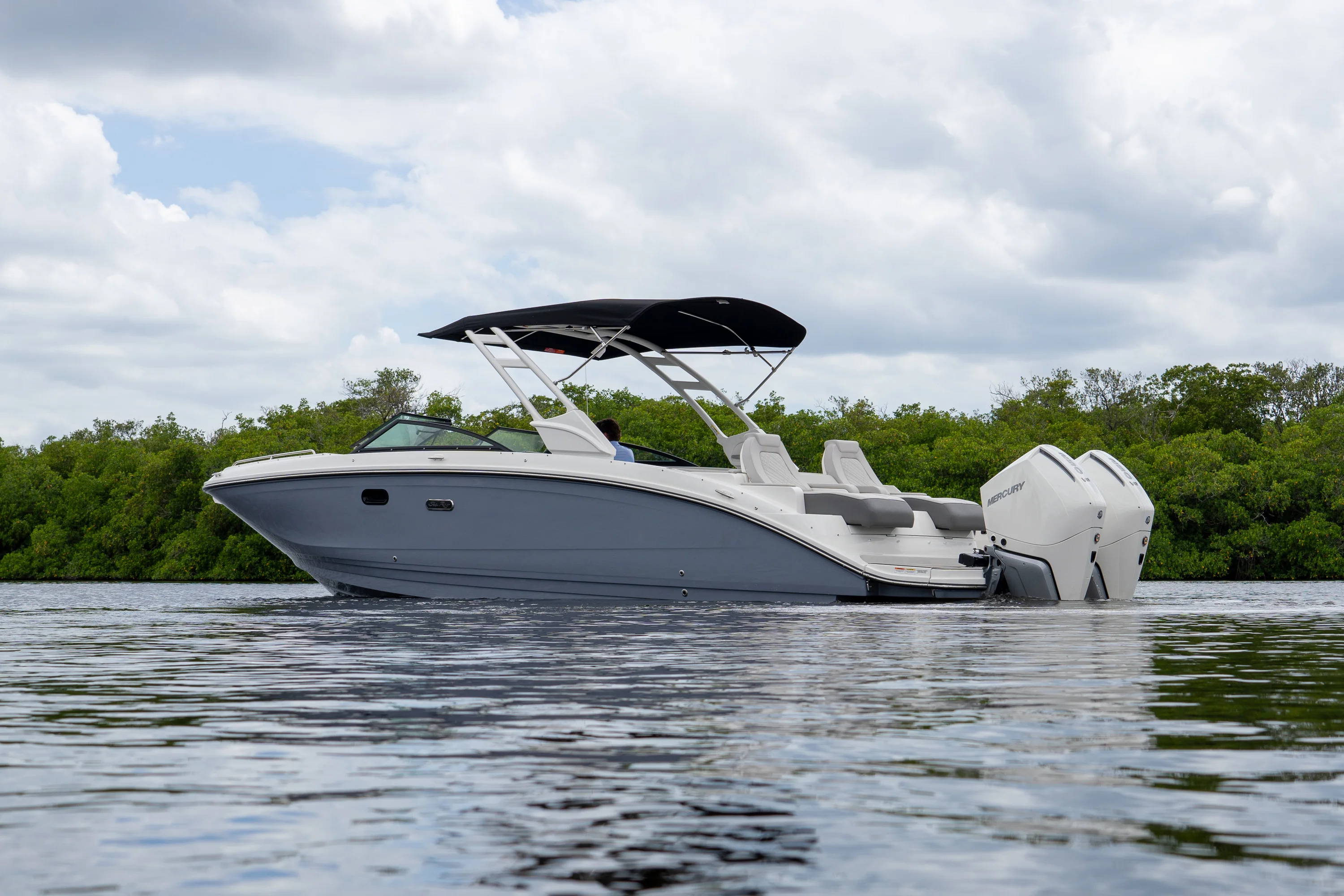 2026 Sea Ray SDX 290 Outboard Image Thumbnail #1