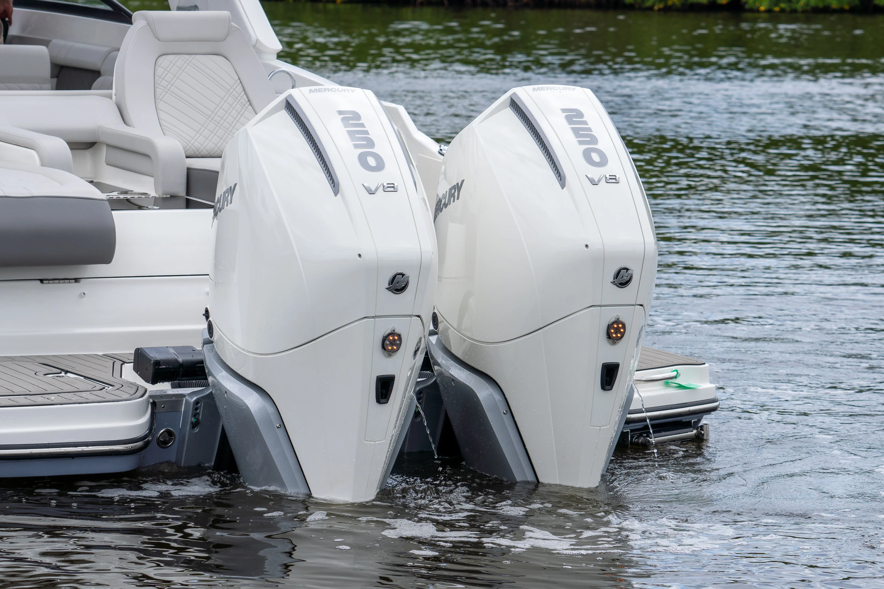 2026 Sea Ray SDX 290 Outboard Image Thumbnail #4