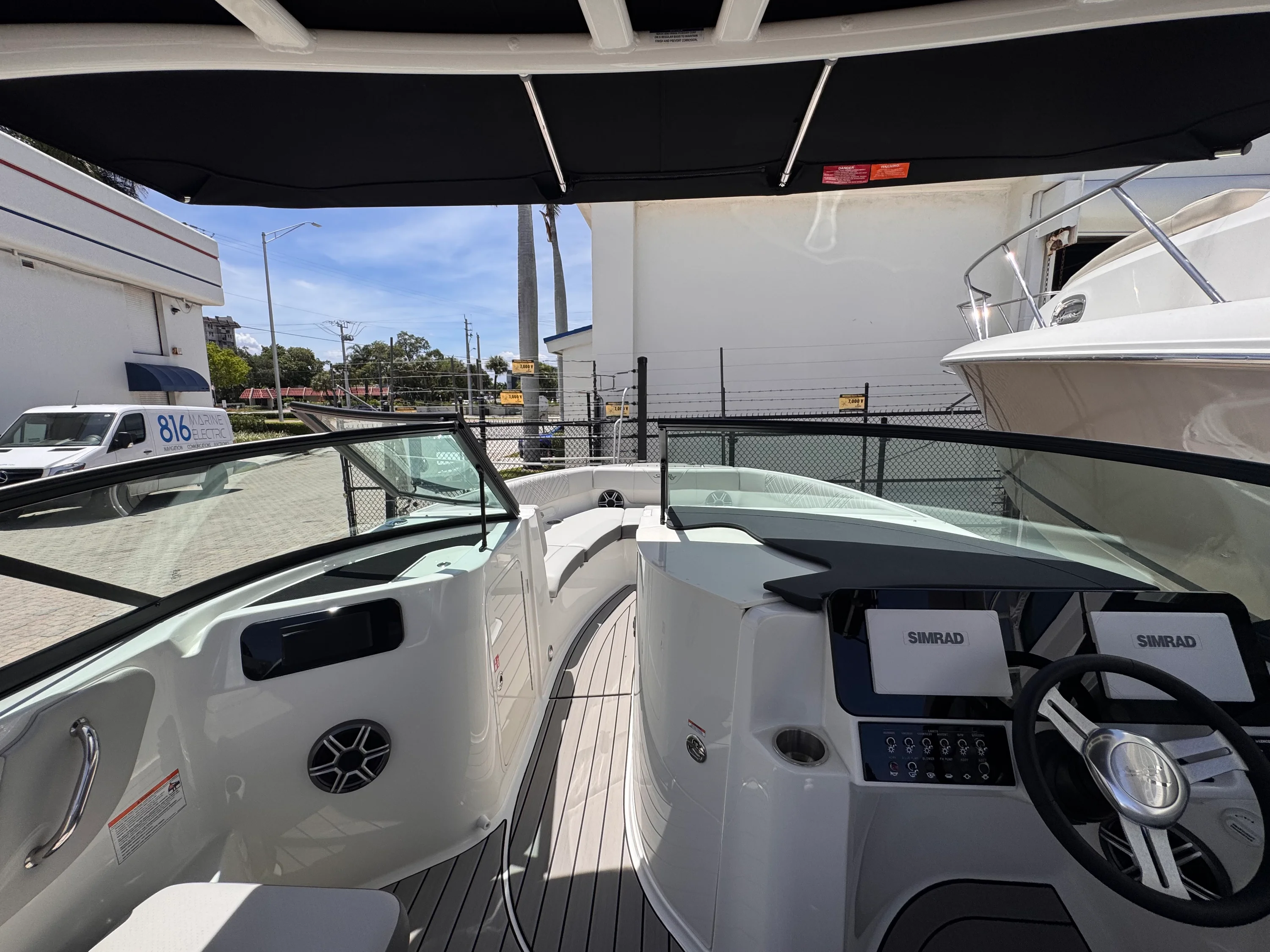 2026 Sea Ray SDX 230 Outboard Image Thumbnail #14