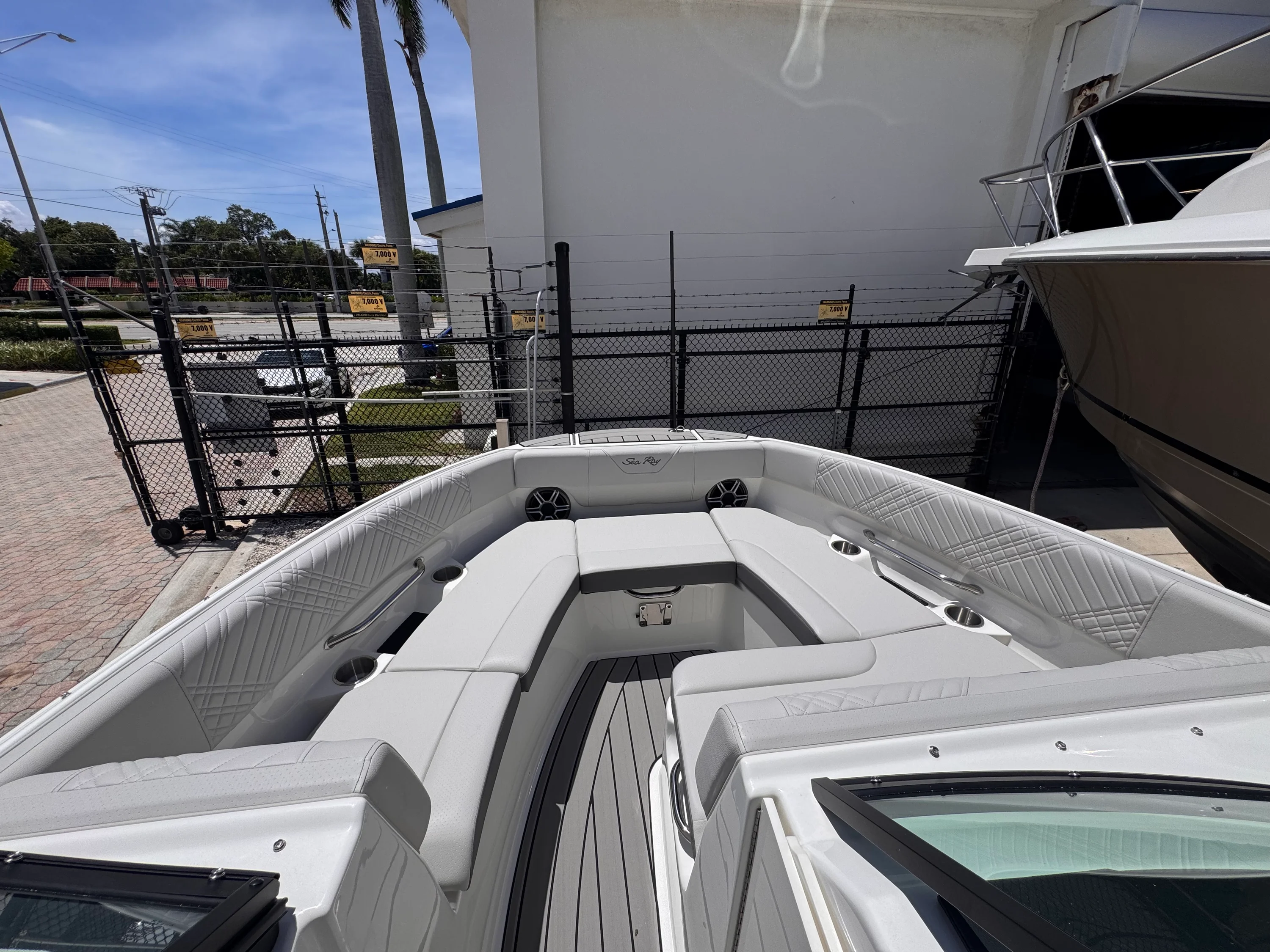 2026 Sea Ray SDX 230 Outboard Image Thumbnail #19