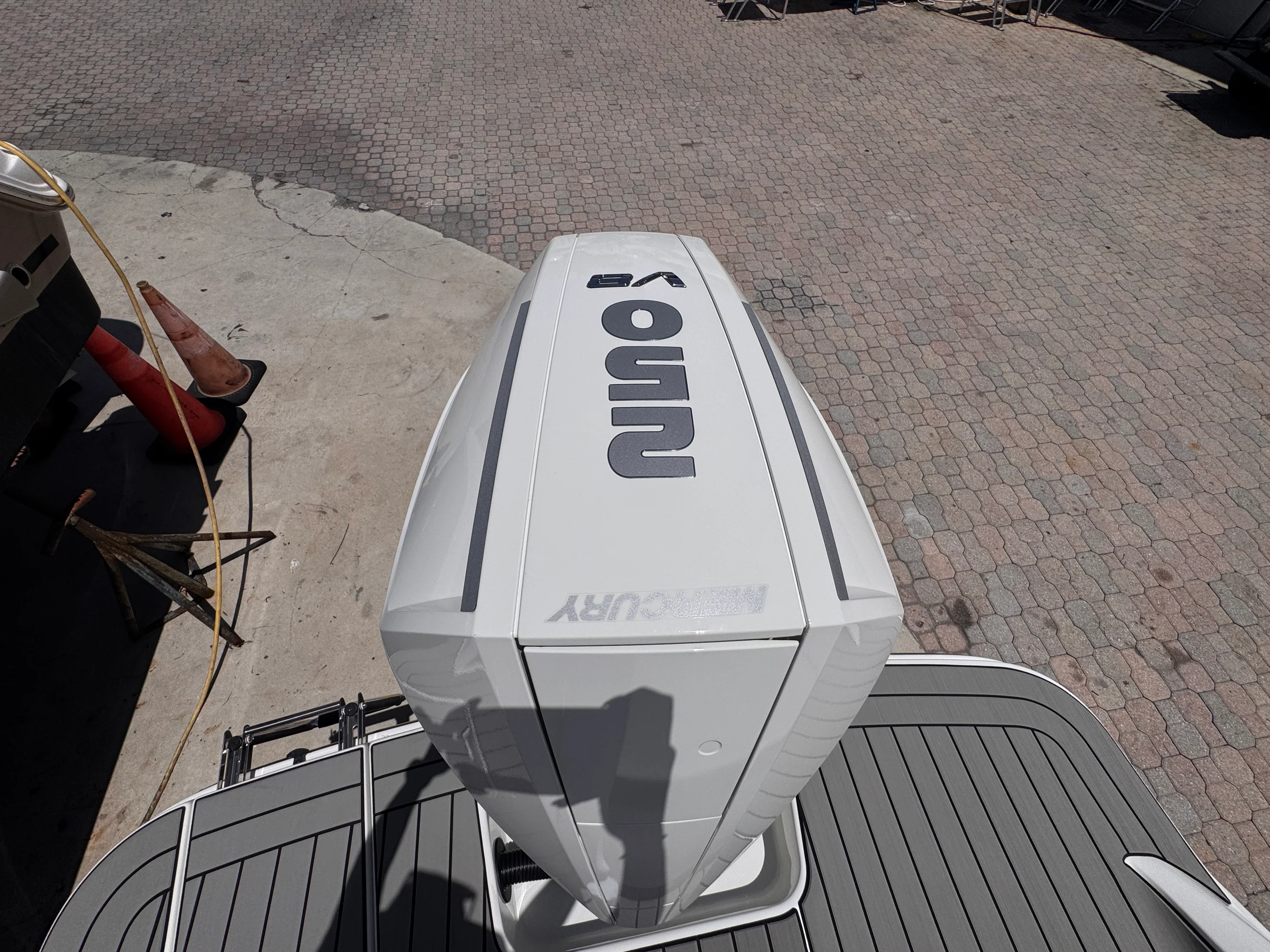 2026 Sea Ray SDX 230 Outboard Image Thumbnail #5