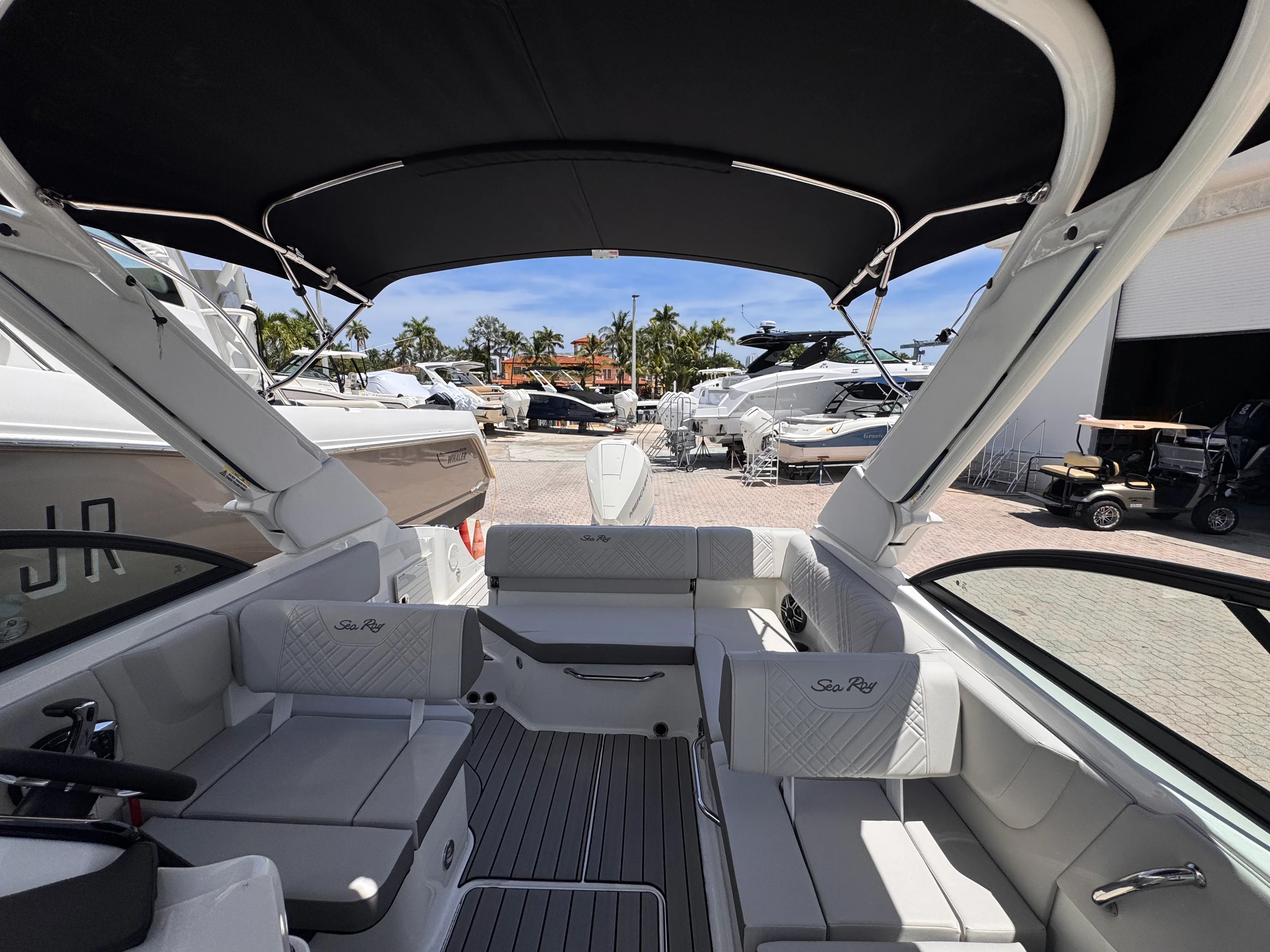 2026 Sea Ray SDX 230 Outboard Image Thumbnail #18
