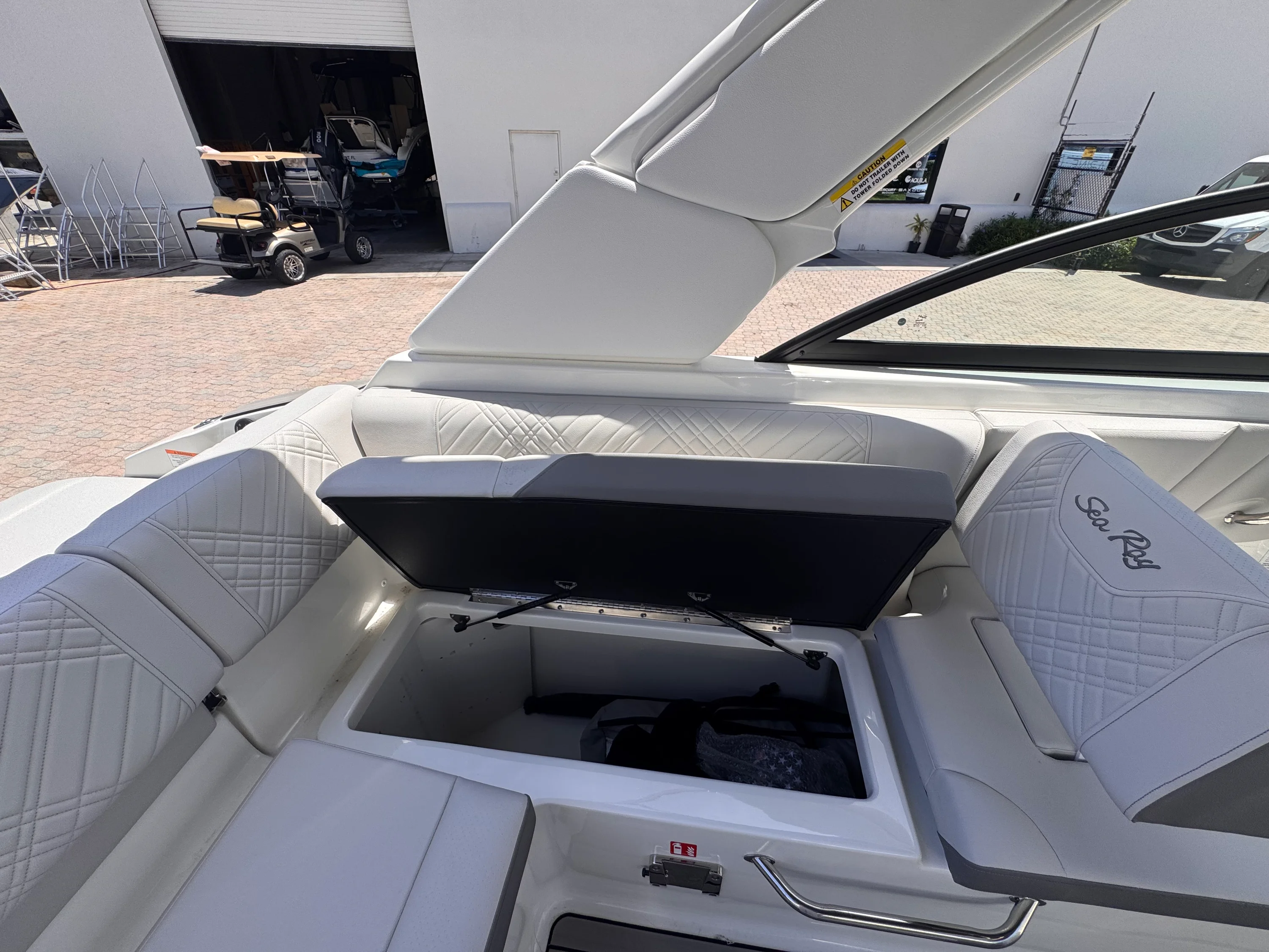2026 Sea Ray SDX 230 Outboard Image Thumbnail #11