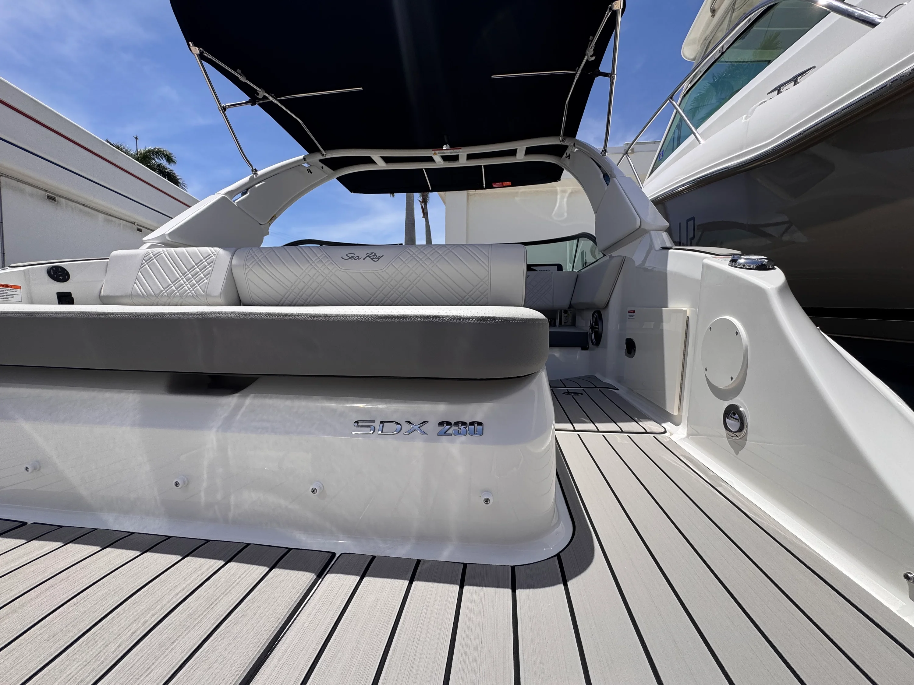 2026 Sea Ray SDX 230 Outboard Image Thumbnail #6