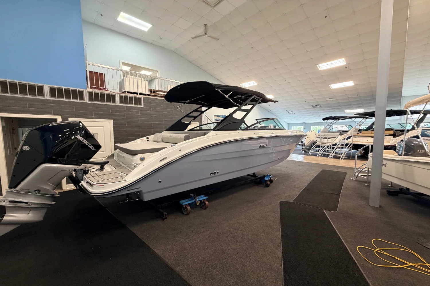 2026 Sea Ray SDX 250 Outboard Image Thumbnail #2