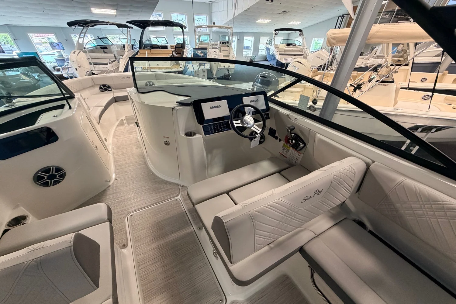 2026 Sea Ray SDX 250 Outboard Image Thumbnail #11