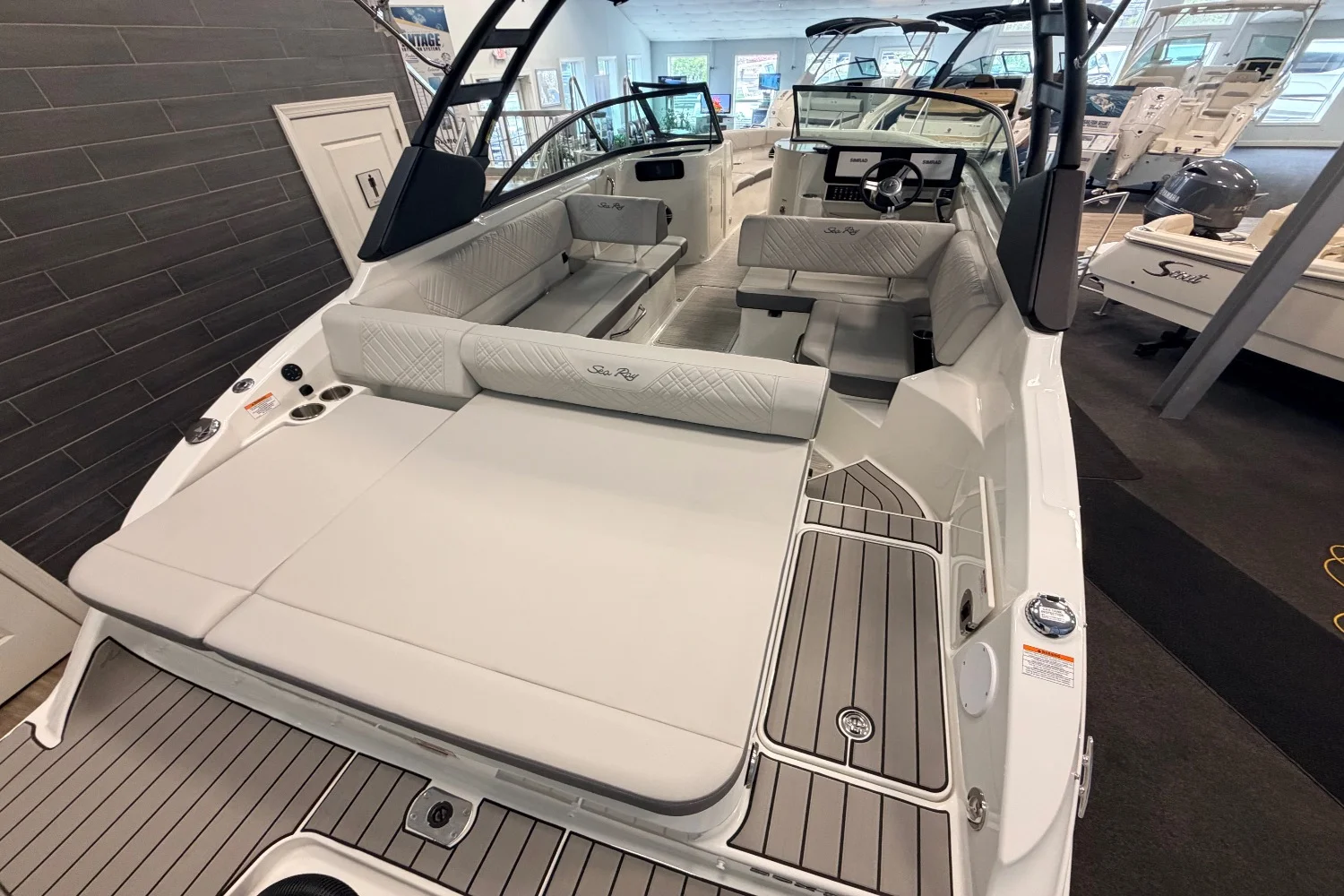 2026 Sea Ray SDX 250 Outboard Image Thumbnail #6